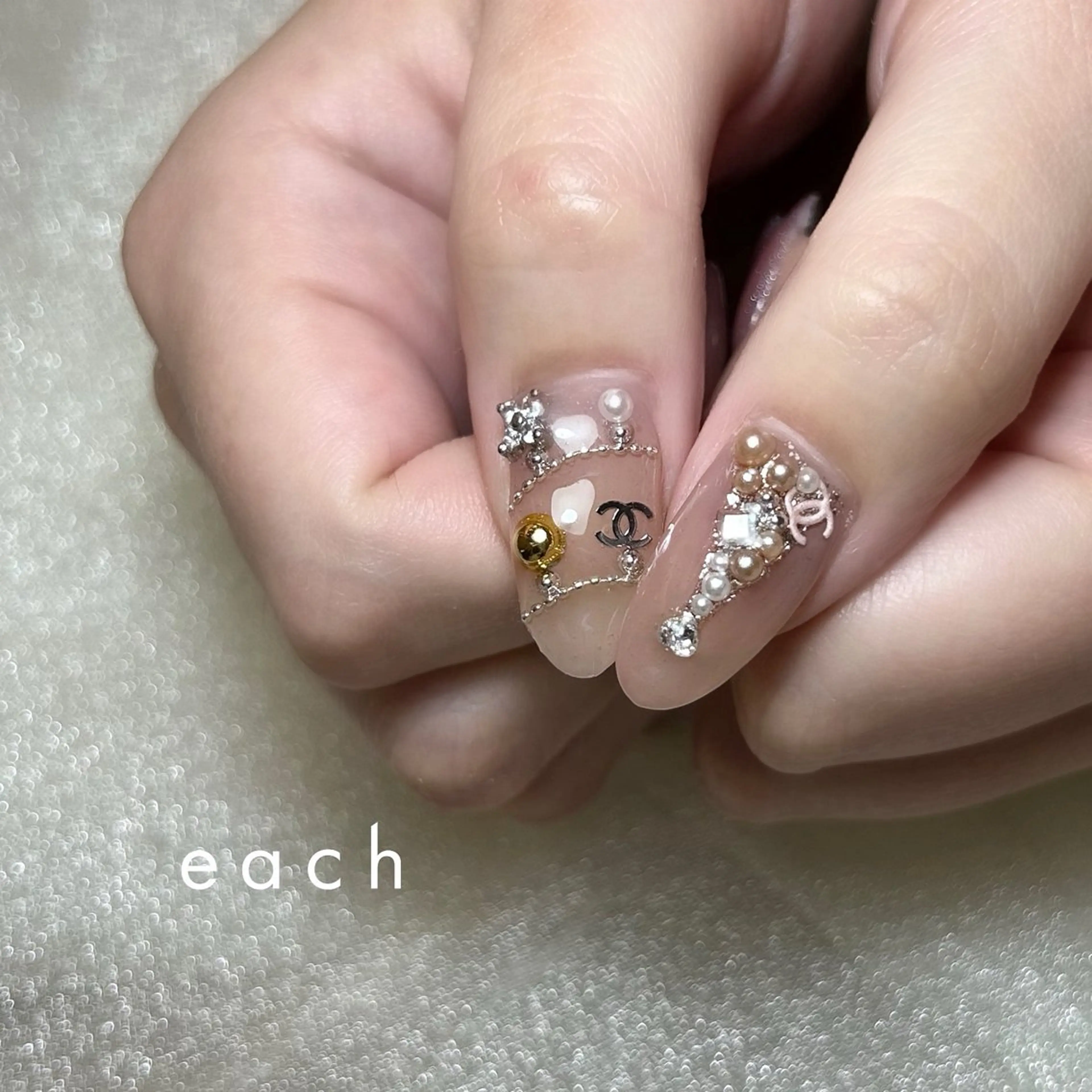 ネイル 冬ネイル クリスマス 𝒆𝒂𝒄𝒉 kanako 🕊のネイルデザイン