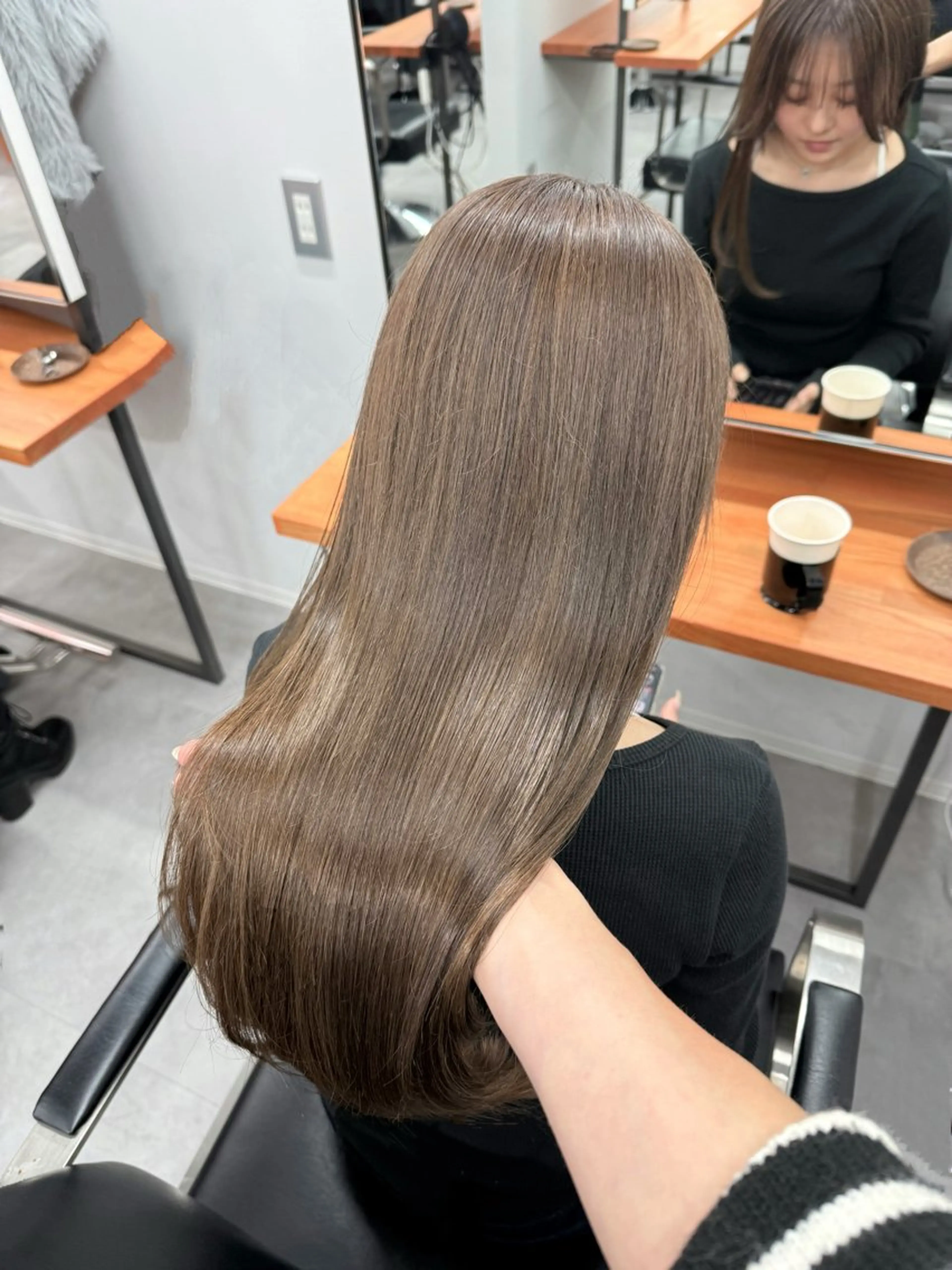 ロング カラー ヘアカラー ミルクティーベージュ ❤︎レイヤー　MIAのヘアスタイル