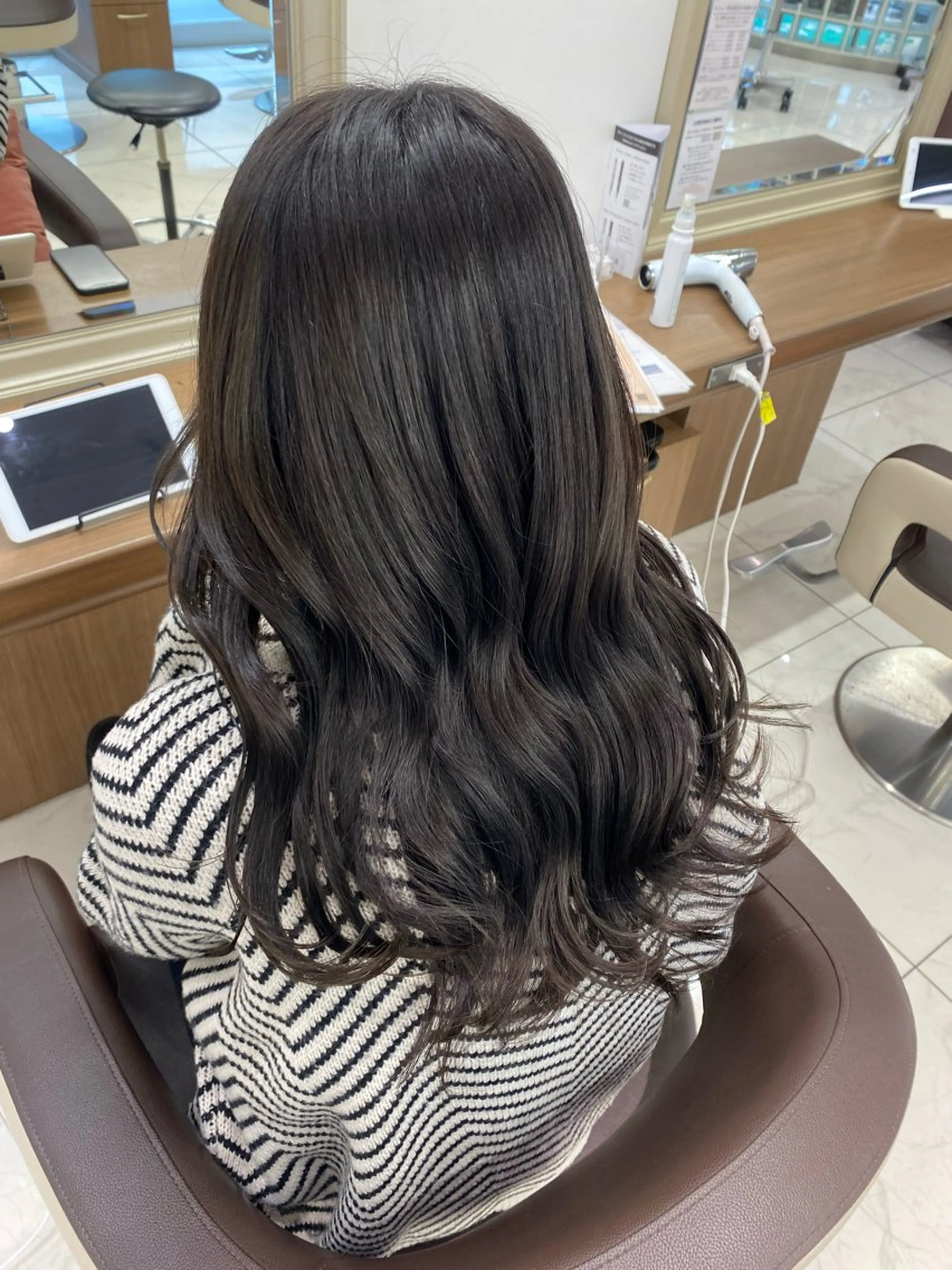 ロング カラー 透明感カラー グレージュ オリーブグレージュ オリーブグレー カット ヘアカラー トリートメント 長妻莉央/縮毛矯正 髪質改善カラーのヘアスタイル