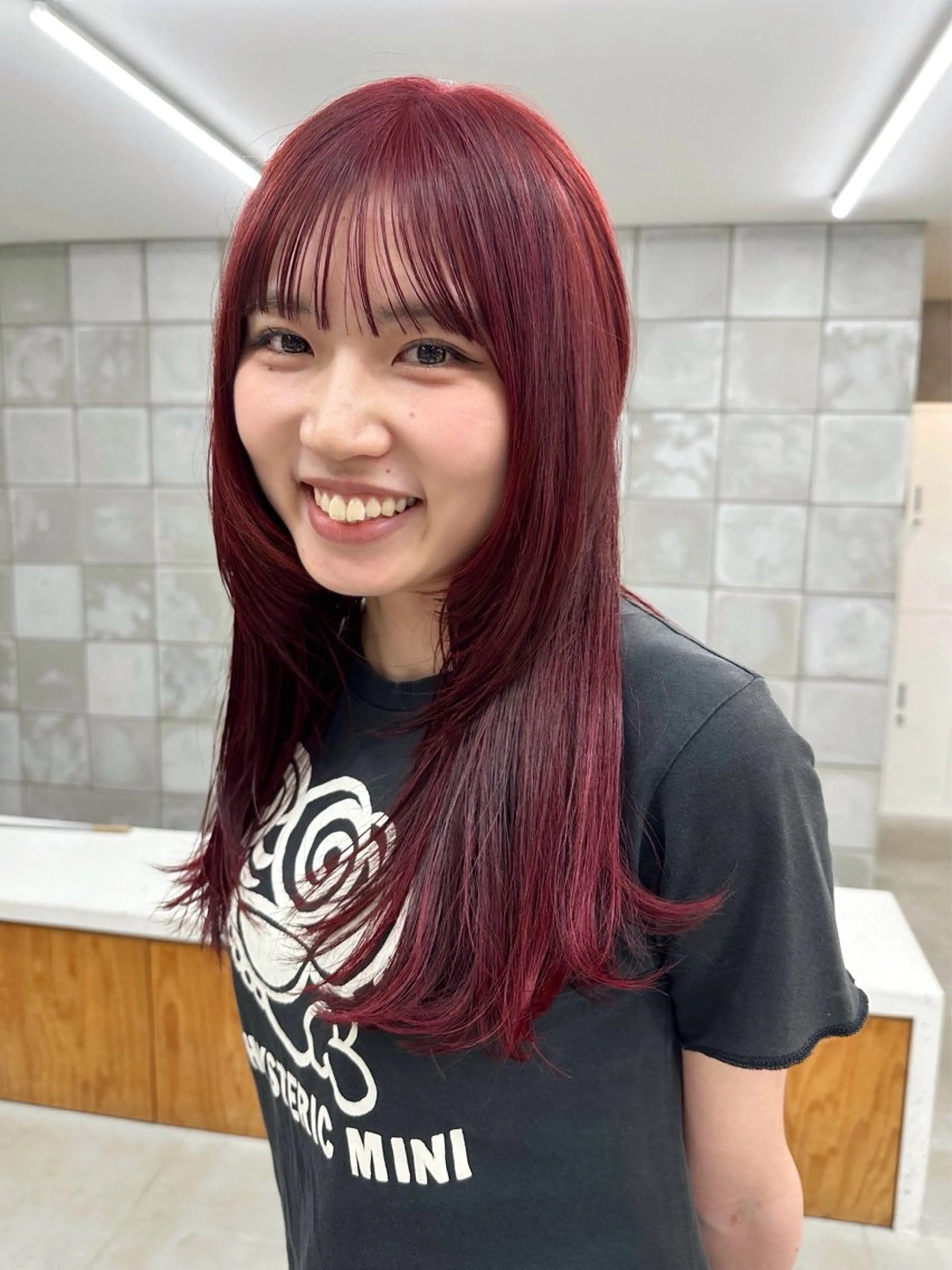 ミディアム カラー ブリーチ ダブルカラー ブリーチなしカラー レッドカラー バイオレットカラー カット ヘアカラー 榛地 渉馬のヘアスタイル