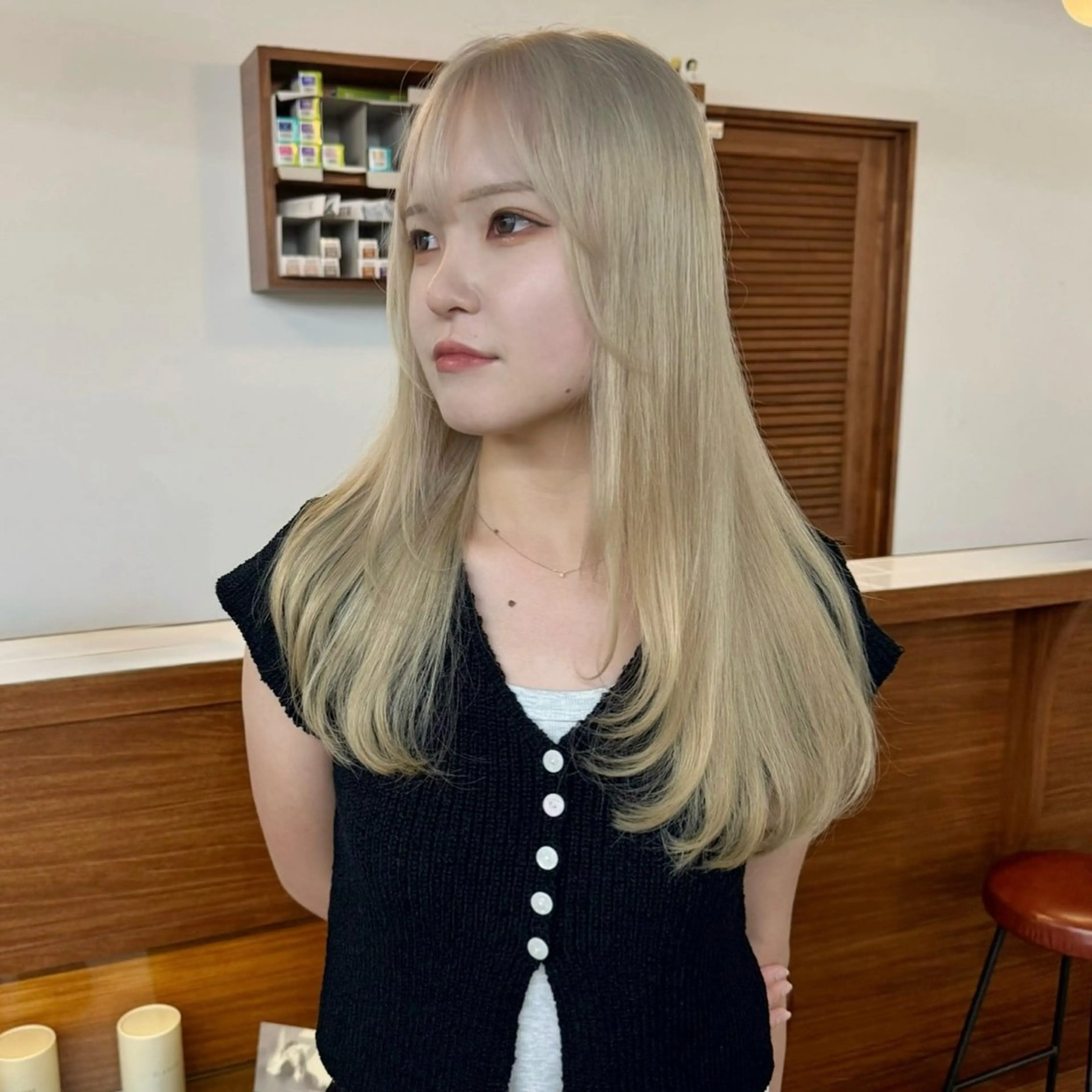 セミロング カラー ベージュカラー ホワイトベージュ ヘアカラー カットモデル୨୧大阪 梅田タカシマリナ♡のヘアスタイル