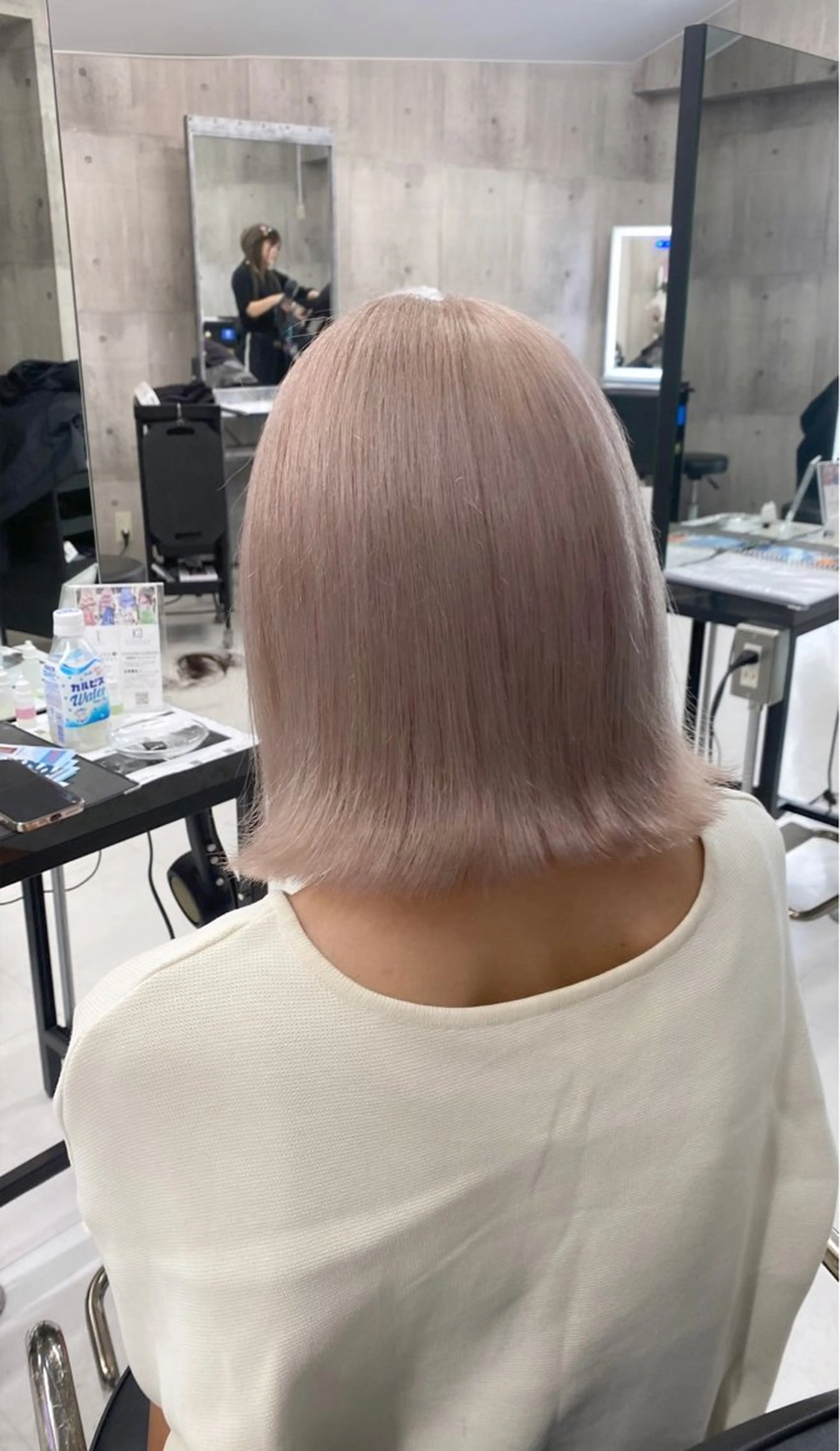 ミディアム カラー ヘアアレンジ メンズ ヘアカラー のん🎀ハイトーン/ レイヤーカット🐳のヘアスタイル