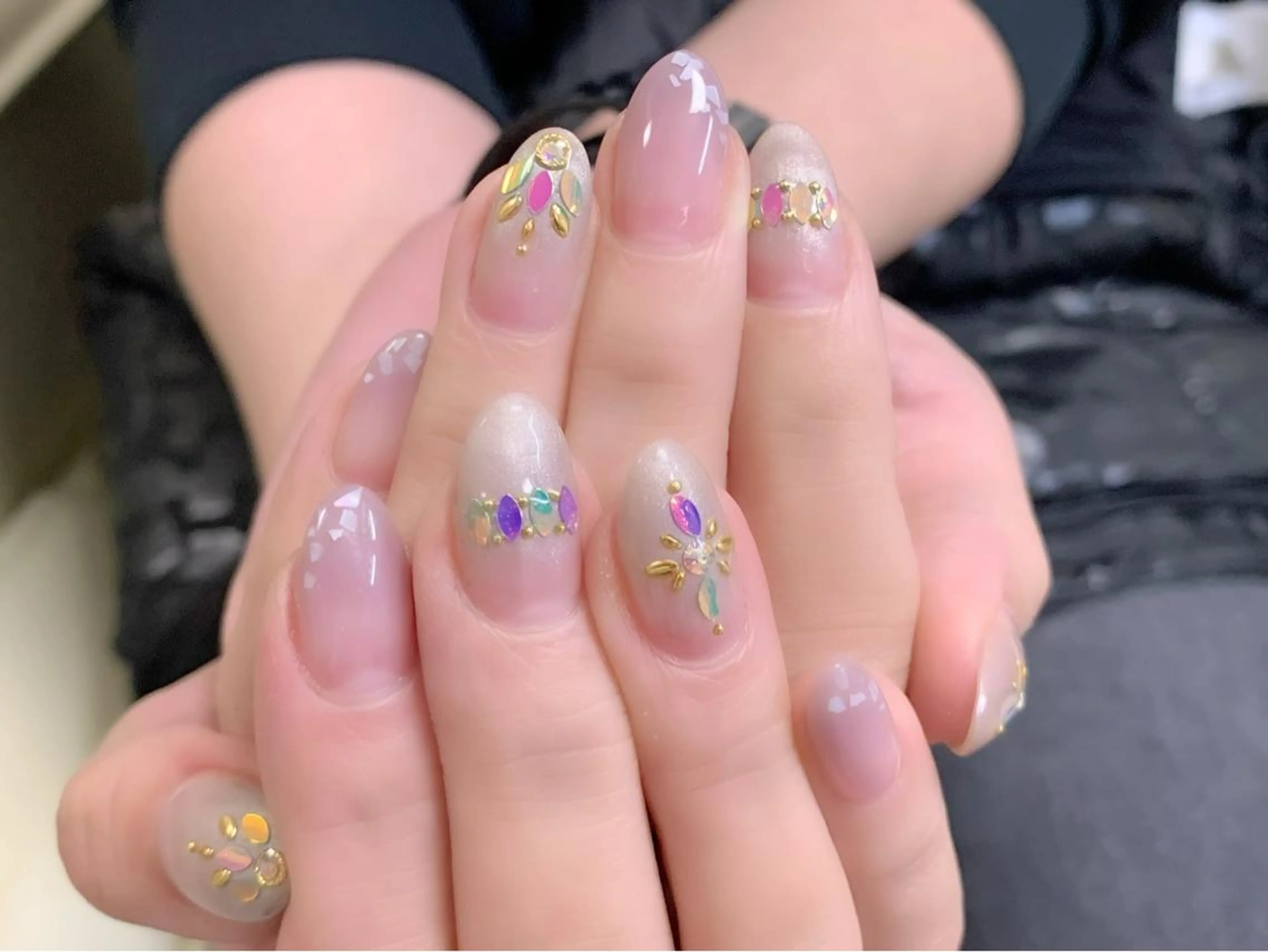 ネイル キラキラネイル ハンドネイル Viva Joie所属・Viva Joieのネイルデザイン