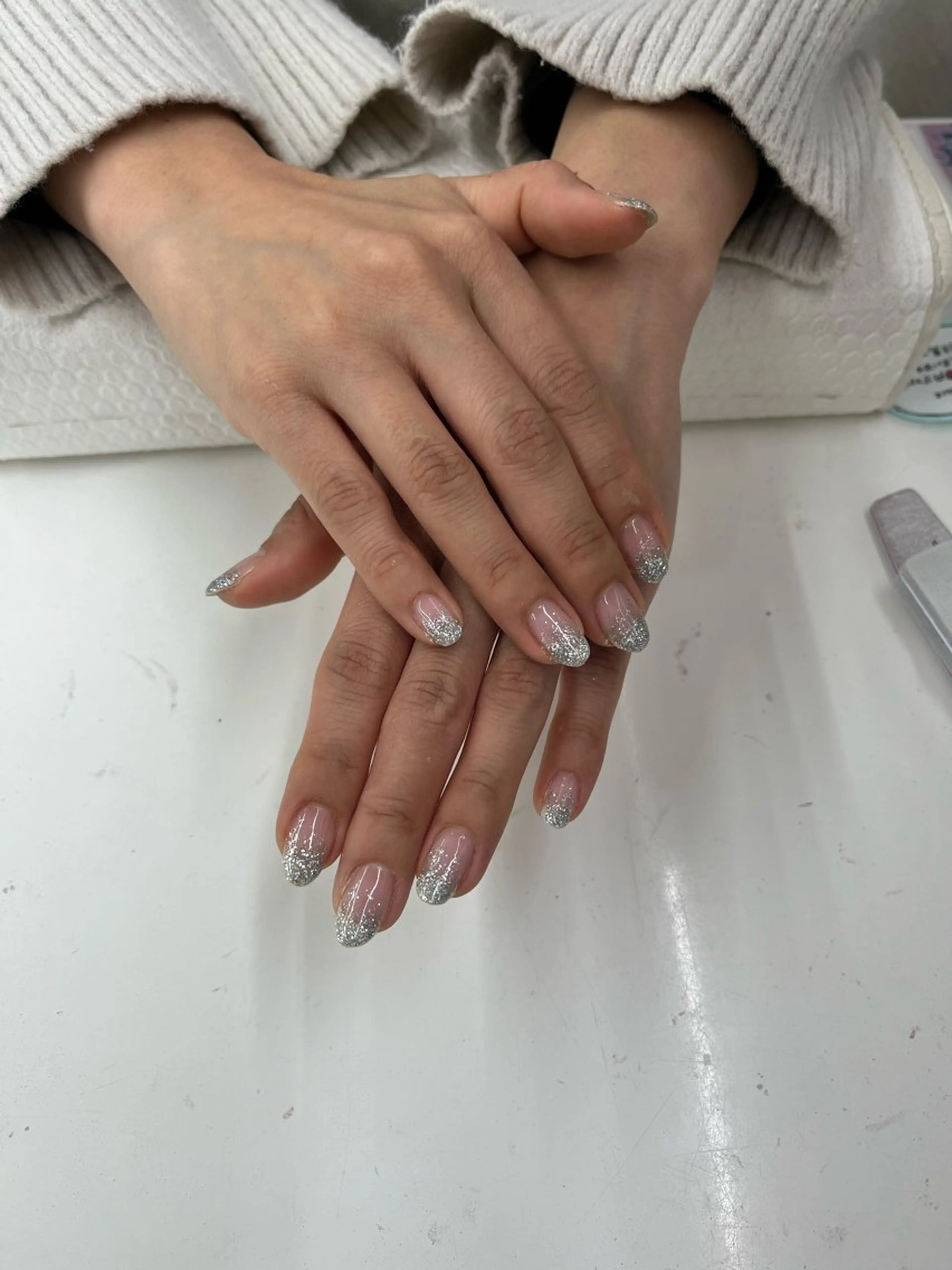 ネイル グラデーション ラメ(グリッター) ラメグラデーション シルバー bs-nail金山店/名古屋実践型ネイルスクール所属・bs-nail わたなべのネイルデザイン
