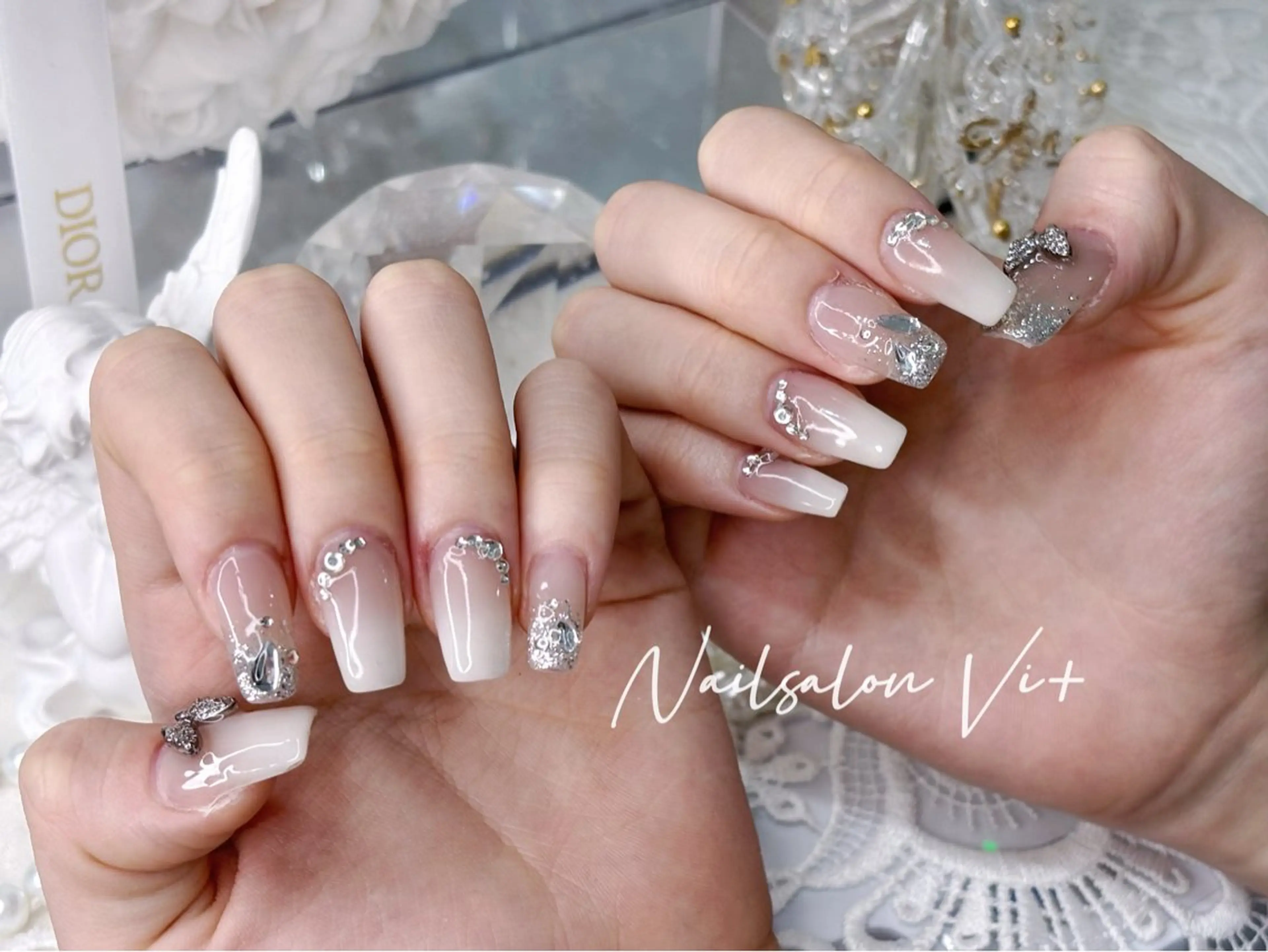 ネイル Nailsalon Vi+ももか🩷のネイルデザイン