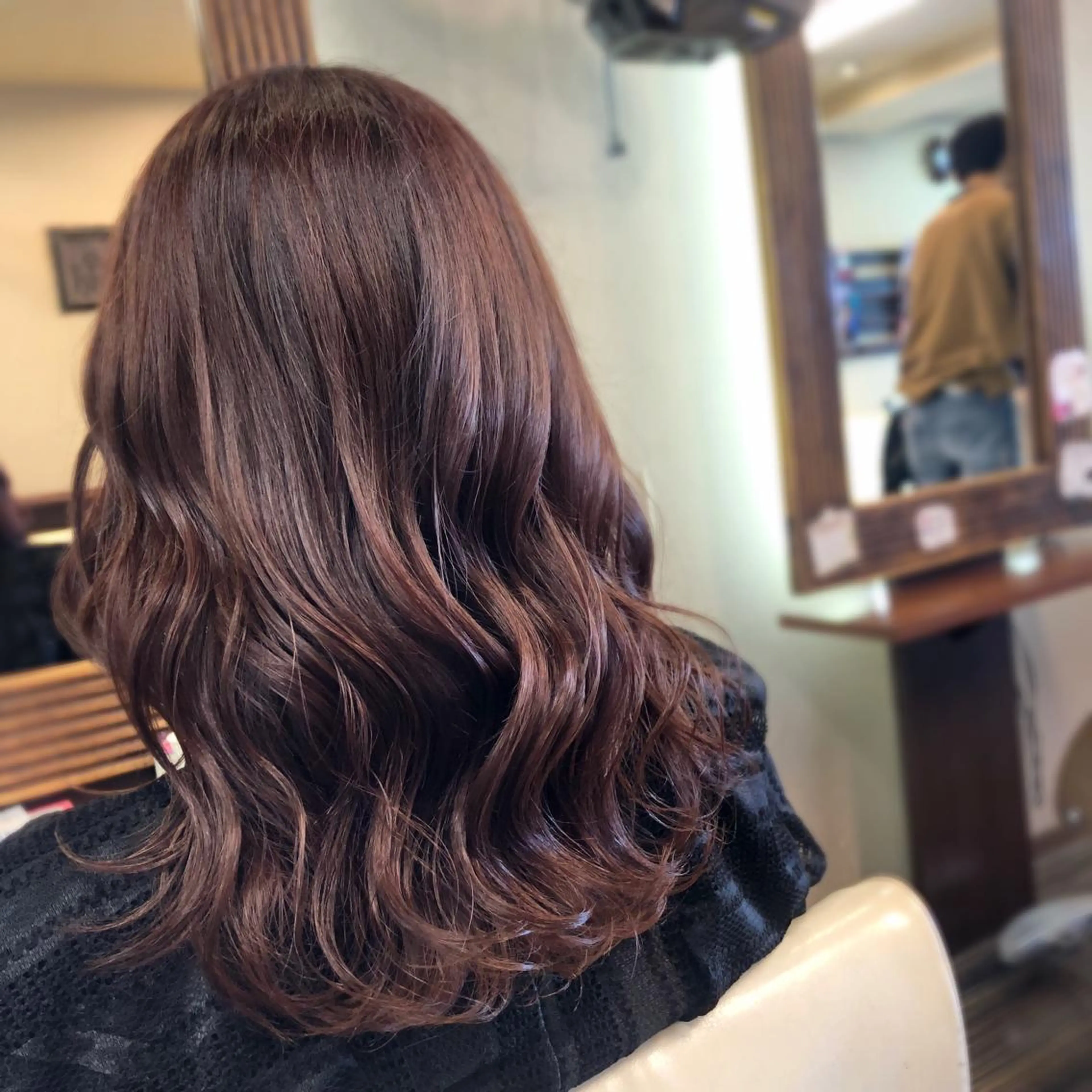 セミロング カラー カット ヘアカラー トリートメント 山崎 絵莉香のヘアスタイル