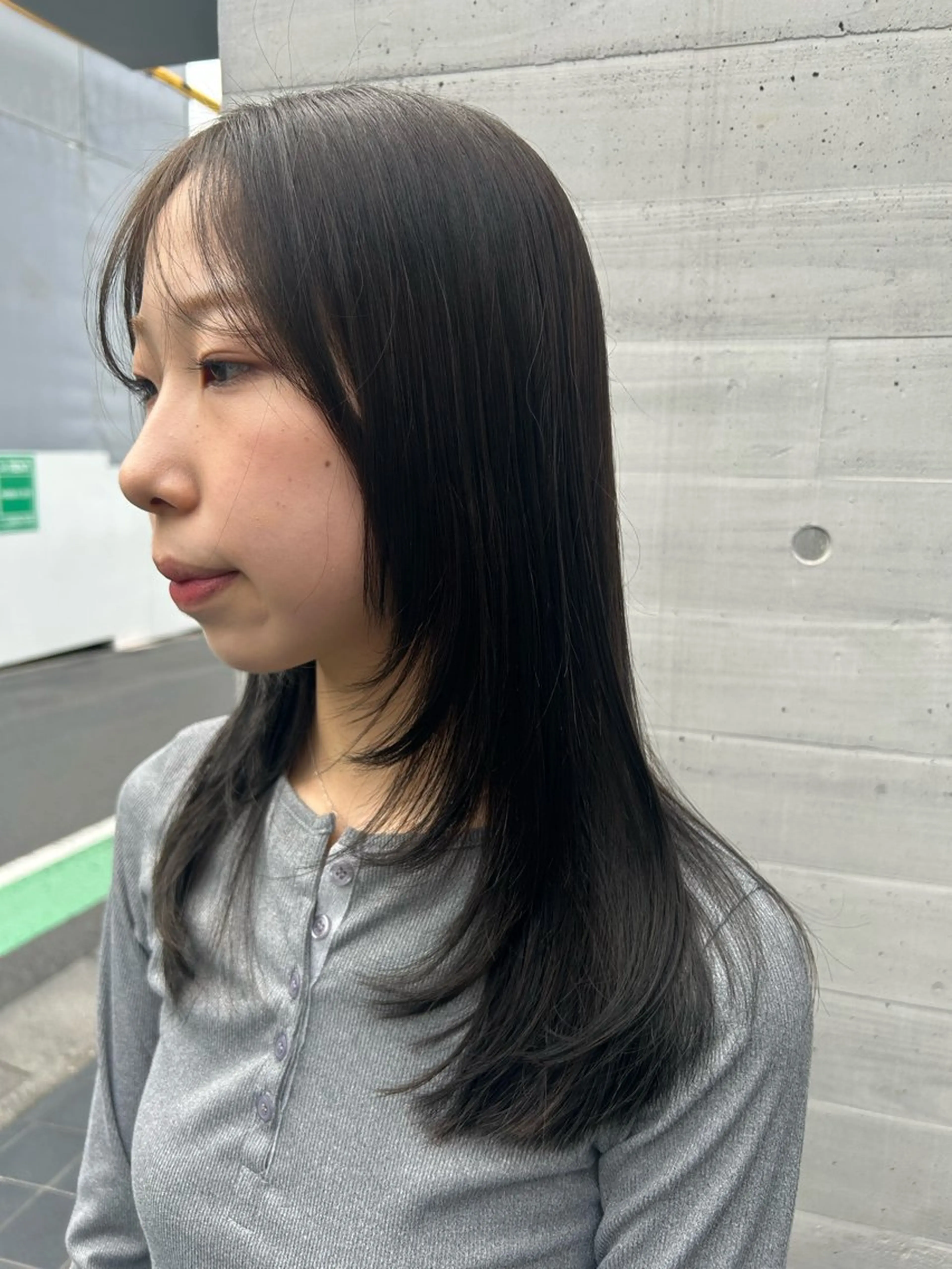 セミロング ハッシュカット 韓国風ヘア レイヤーカット カット ヘッドスパ Lomalia Yuukaのヘアスタイル