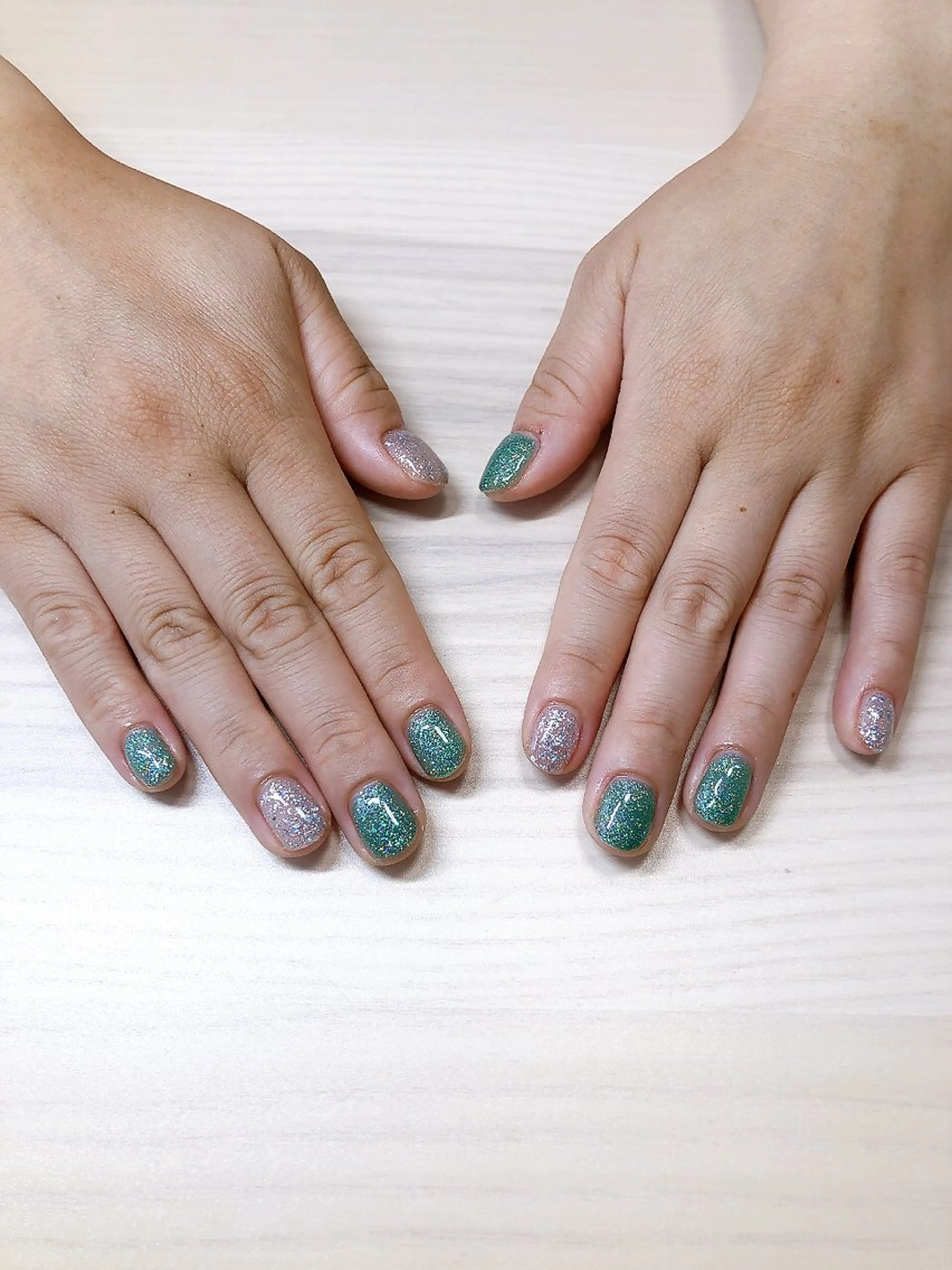 ネイル ラメ(グリッター) ワンカラーネイル ハンドネイル デ・アイム「nail salon MIMIPARUN」所属・ナリス化粧品 MIMIPARUNのネイルデザイン