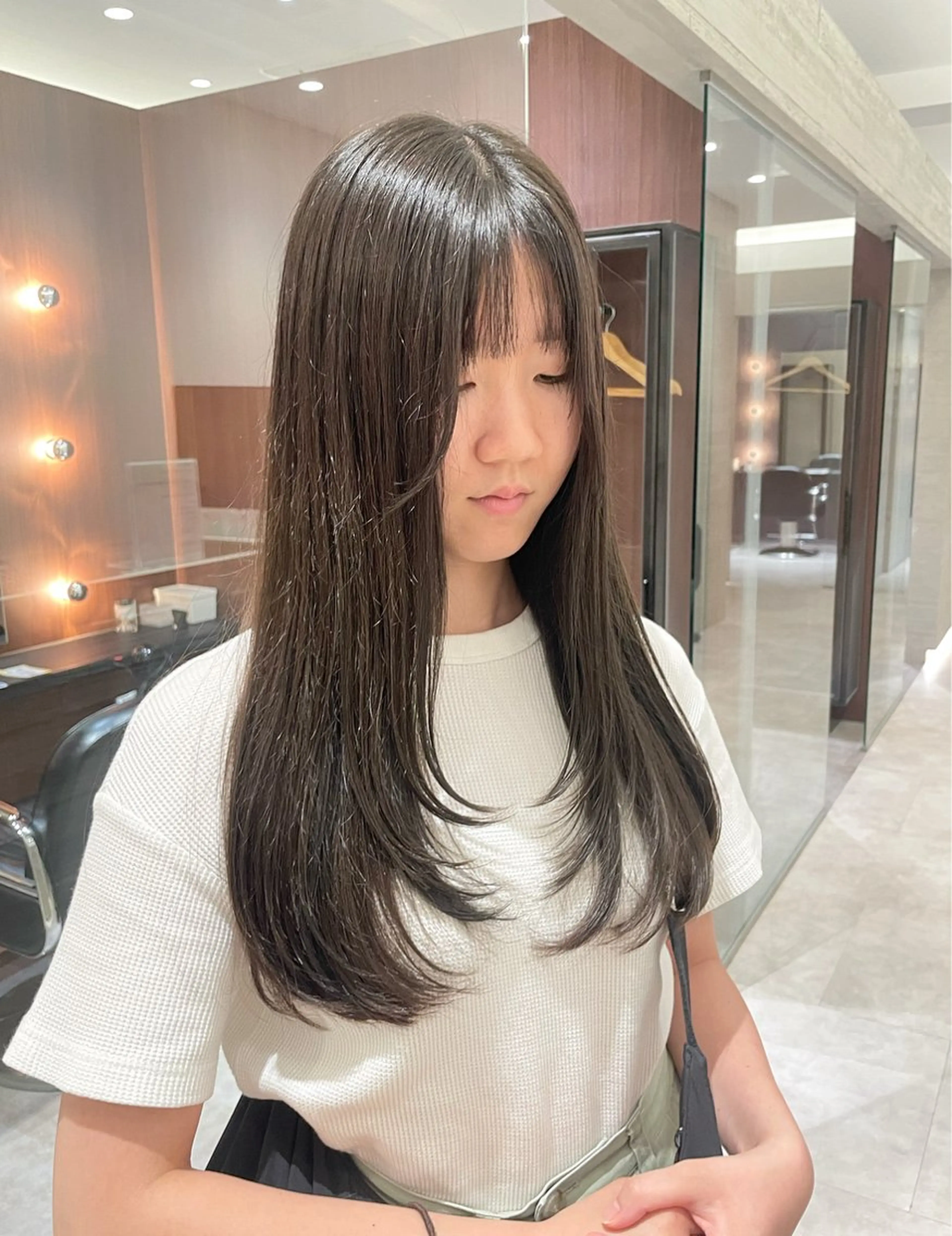 ロング レイヤーカット カット ヘアカラー NEST by chord （ネストバイコード）所属・🤍関根 朋香🤍のヘアスタイル