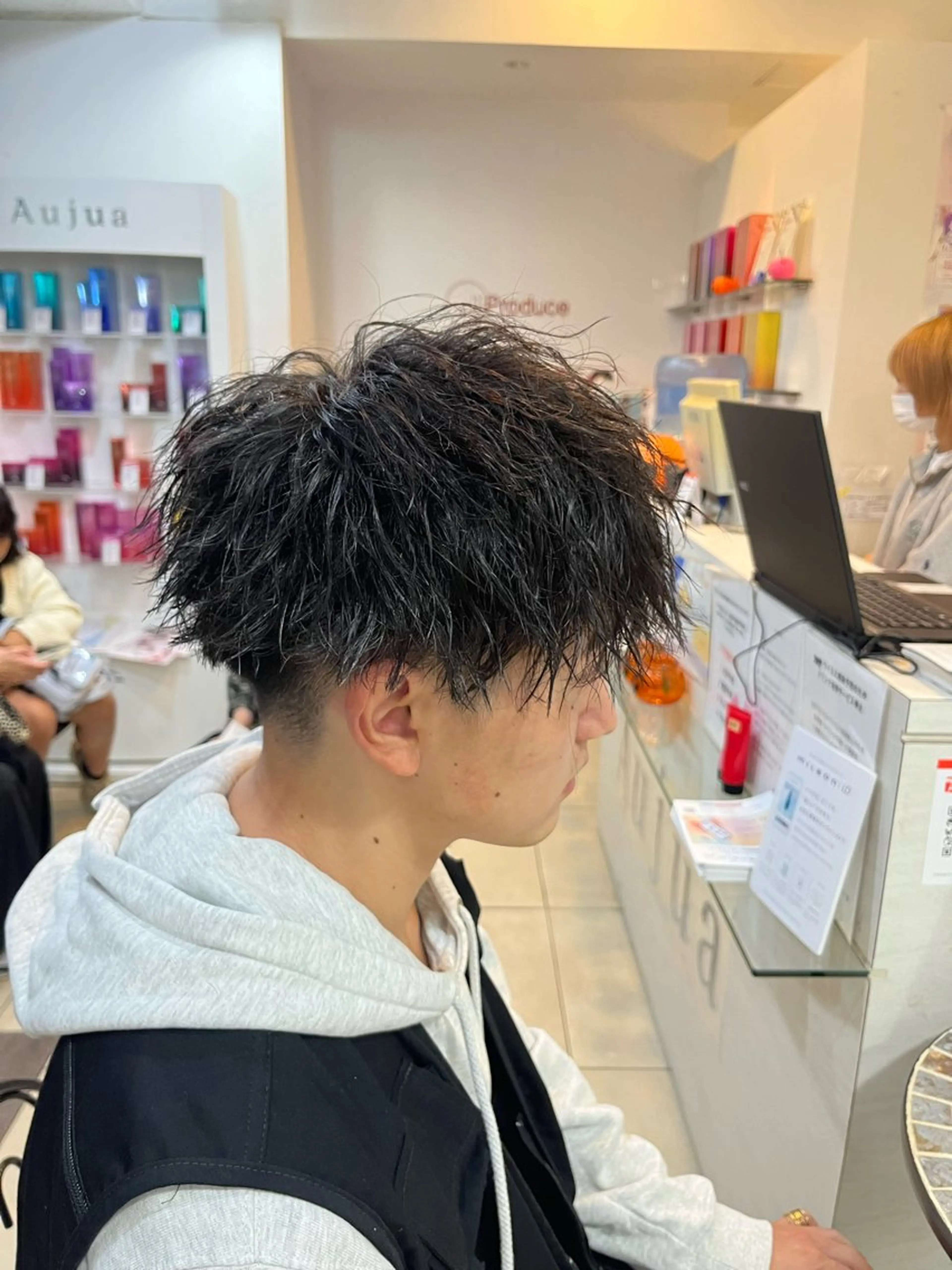 ショート パーマ メンズ マッシュ メンズパーマ ツイストスパイラルパーマ スパイラルパーマ カット パーマ カルマ・ニュアンス パーマ　須田龍世のヘアスタイル