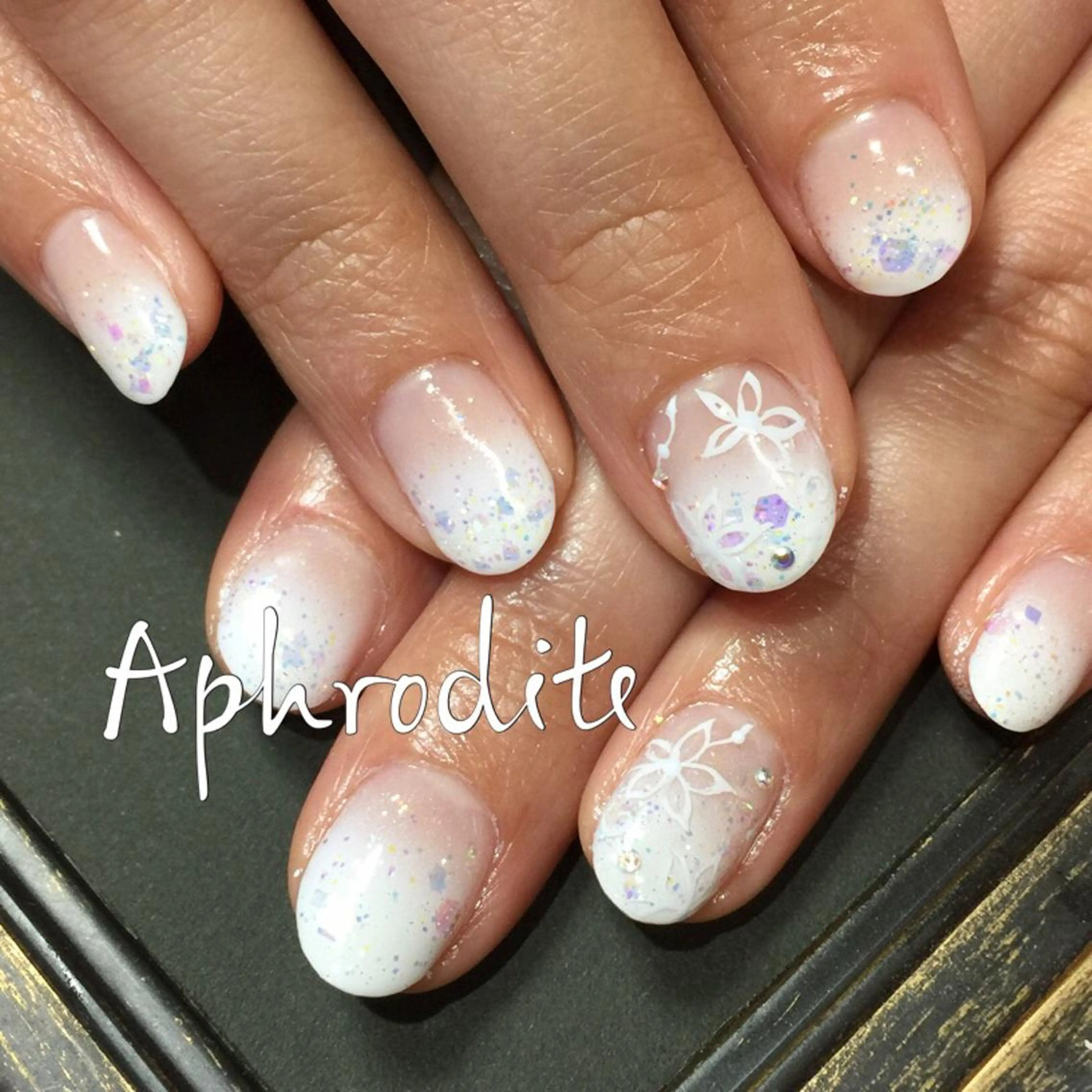 ショート ネイル APHRODITE Nagisaのネイルデザイン