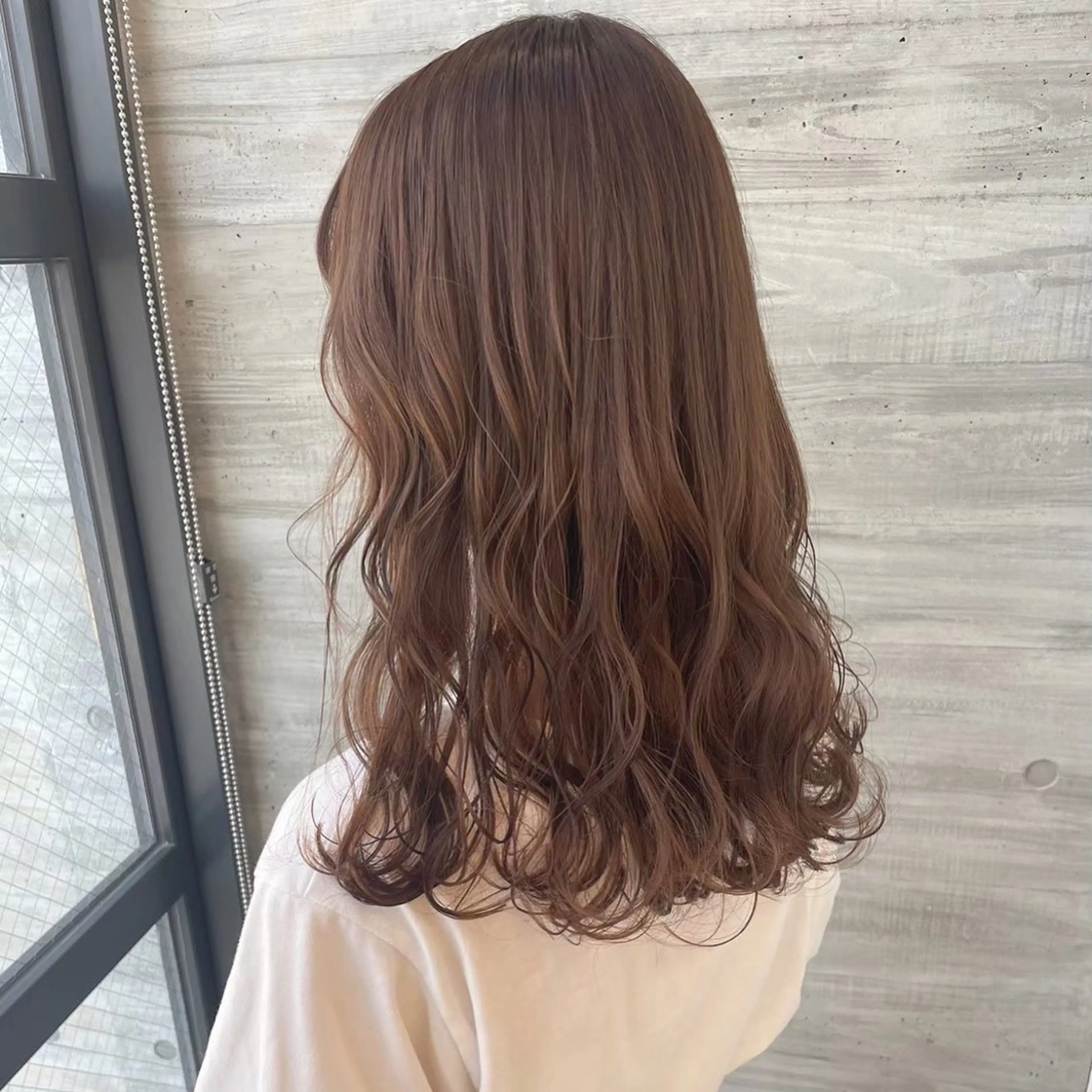 ミディアム カラー グレージュ ミルクティーグレージュ ParveMix￤ 出石 菜々🥂のヘアスタイル