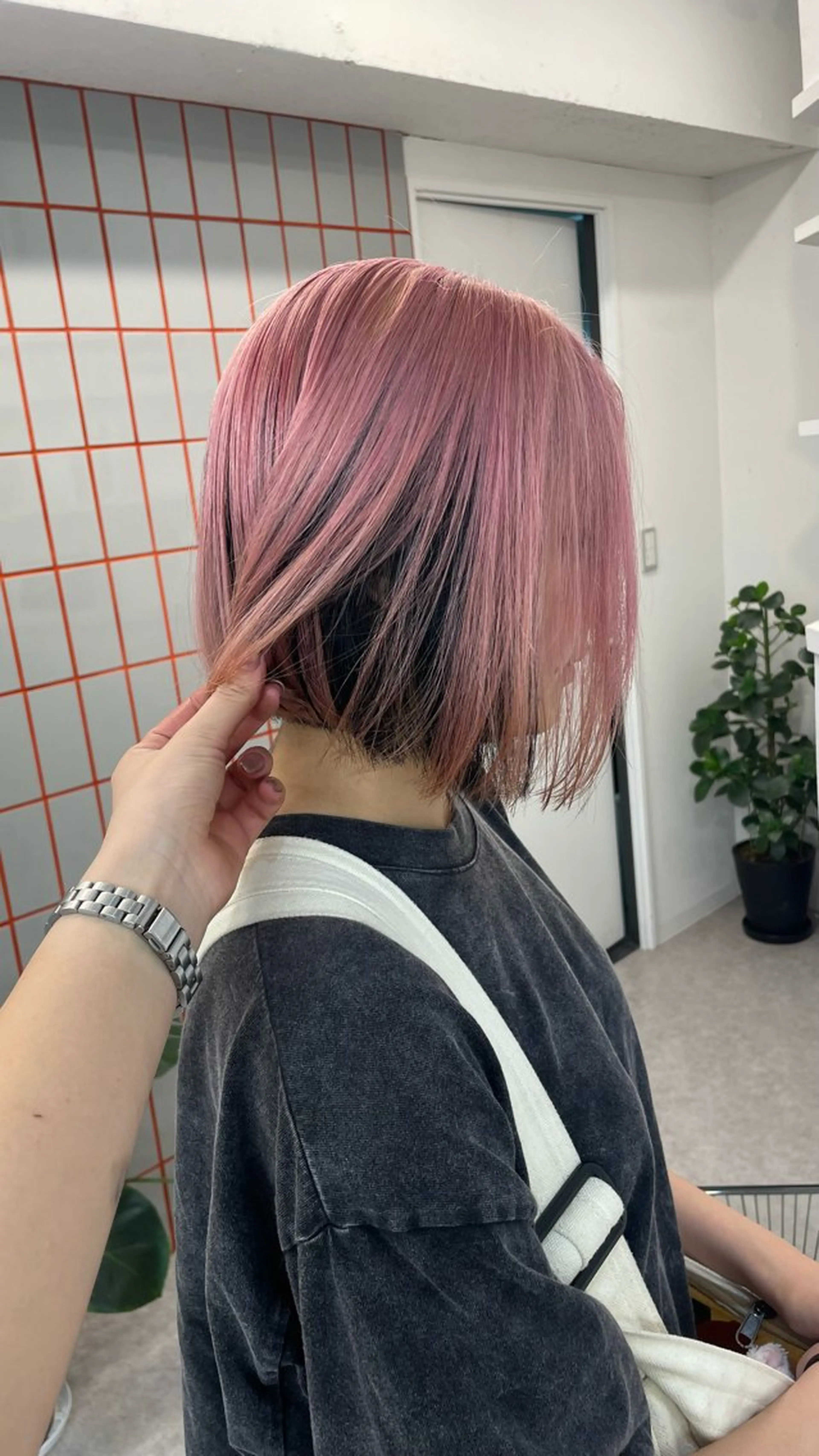 ショート カラー アッシュ ベージュカラー ブリーチ ブロンド ブロンドベージュ PELE所属・🐹ミルクティー ‼️✊🏻yuiのヘアスタイル