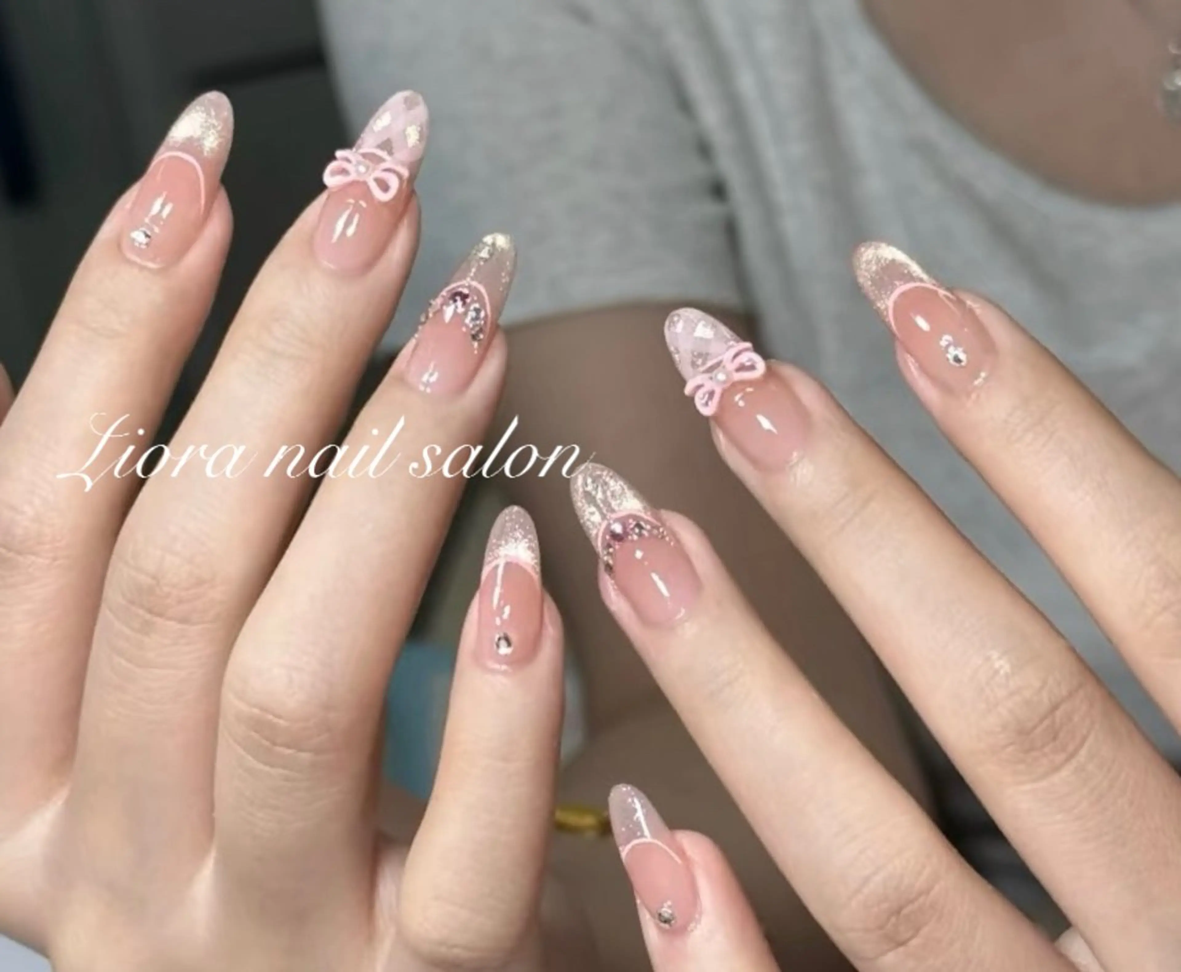ネイル フレンチネイル ジェルネイル ガーリー グラデーション キラキラネイル ハンドネイル Liora ネイルサロン所属・Liora nail salonのネイルデザイン