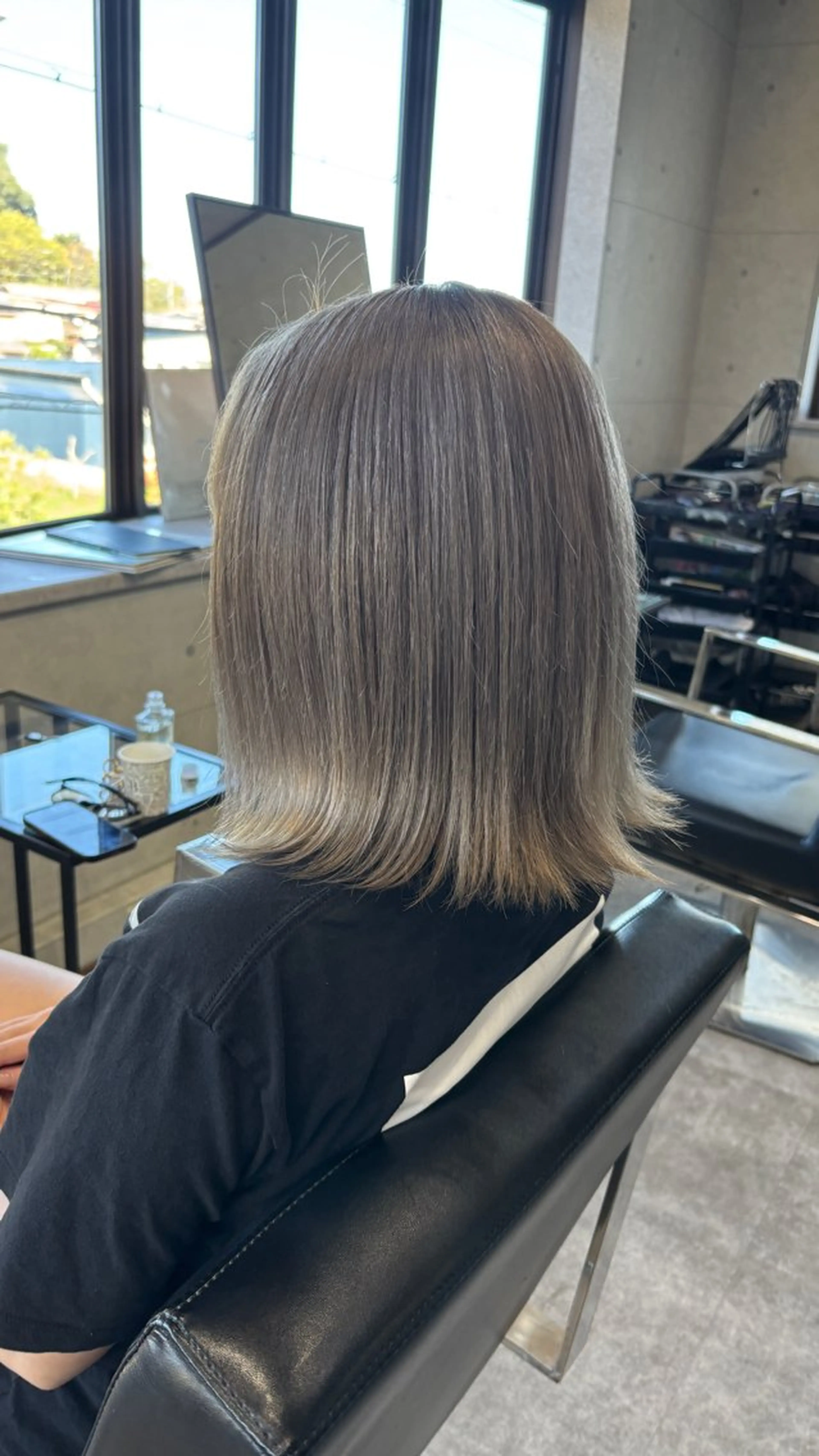 ミディアム ボブ くびれヘア くせ毛 切りっぱなしロブ 小顔カット カット ヘアカラー トリートメント REVE所属・REVE 【外国人風カラー】のヘアスタイル