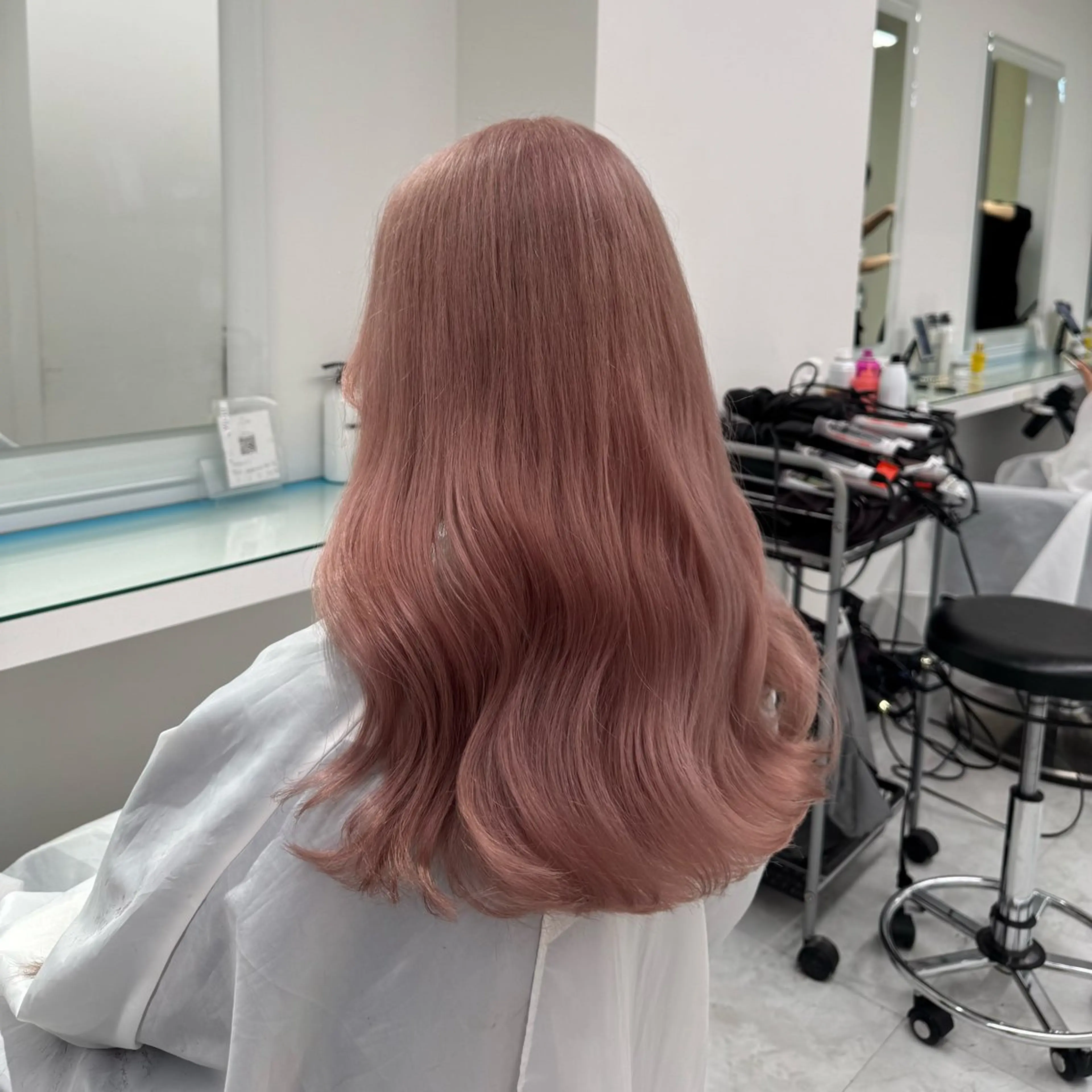 ロング カラー ヘアアレンジ カット 縮毛矯正 ヘアセット 透け上品ハイトーン 職人ゆうと🤍のヘアスタイル