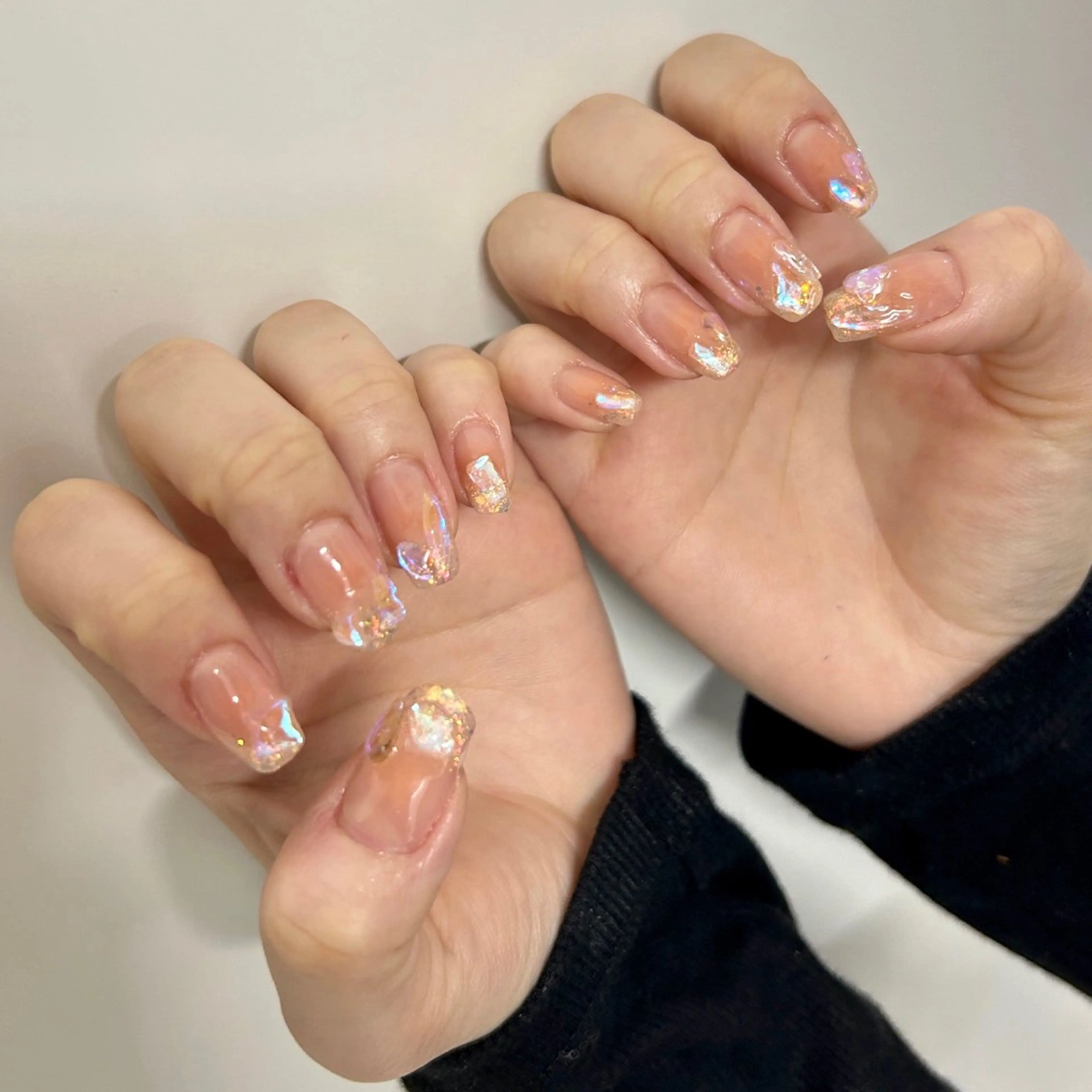ネイル アートネイル べっ甲ネイル ジェルネイル グリーン キラキラネイル nailstudio eviz新宿店のネイルデザイン