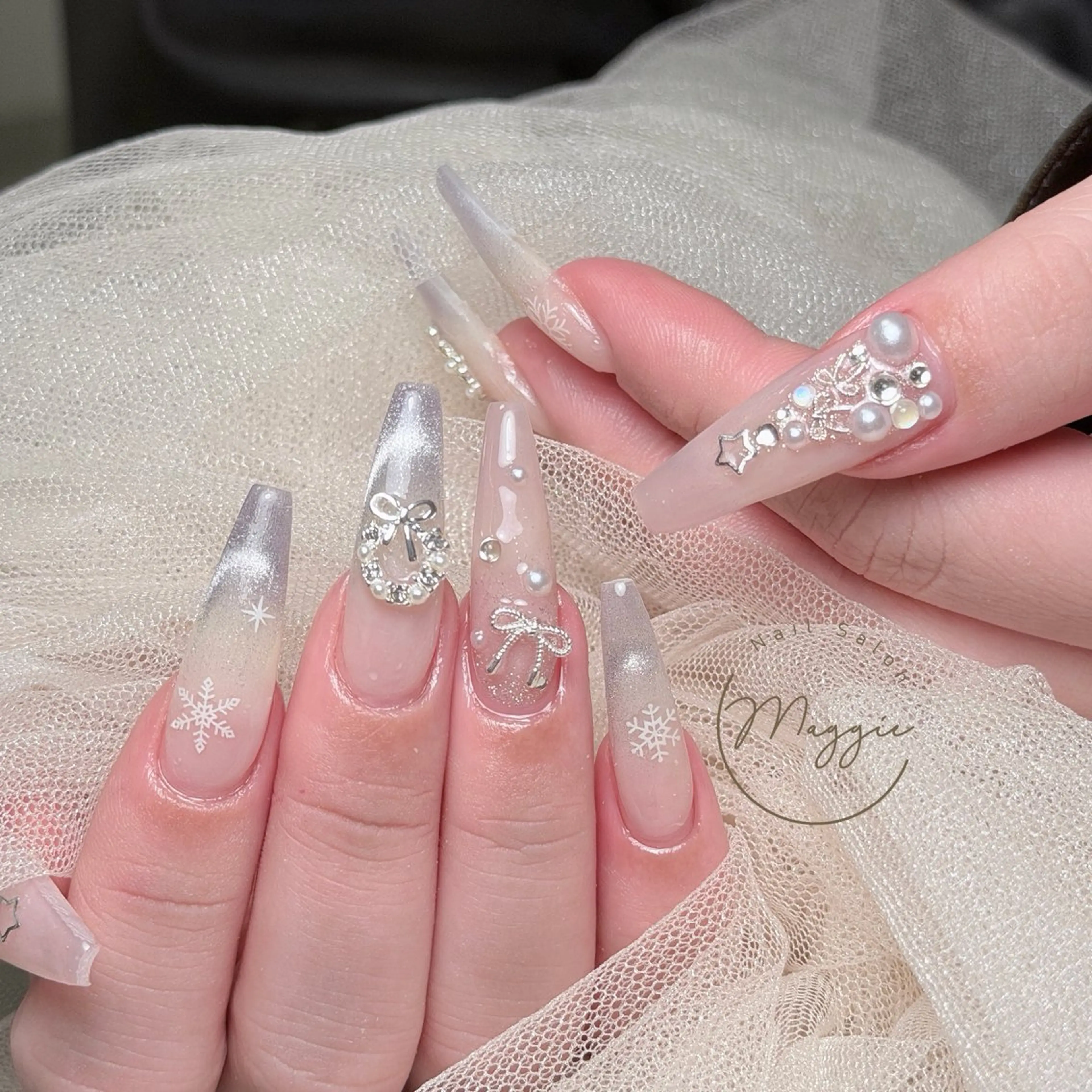 ネイル Maggie Nail🦩のネイルデザイン