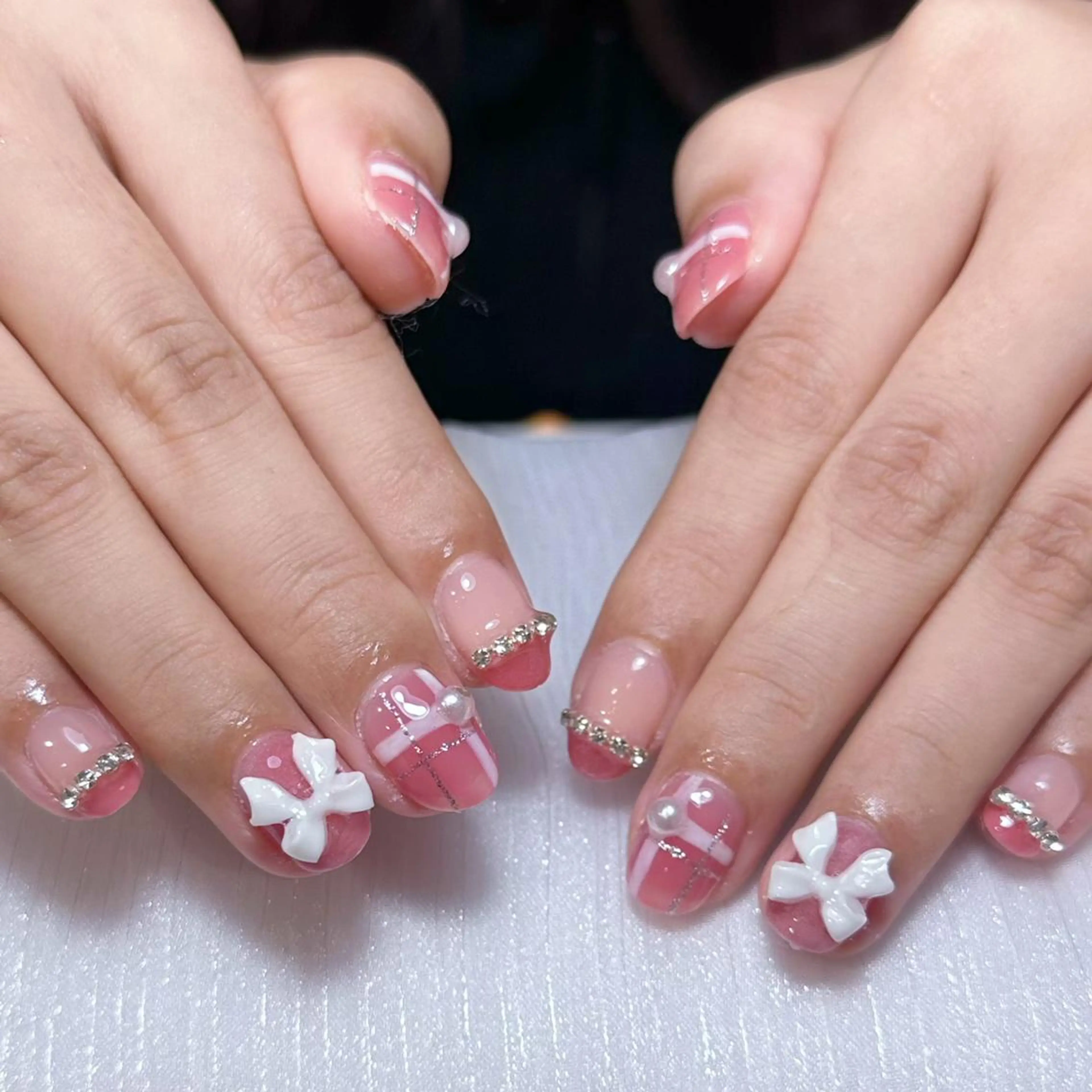 ネイル アートネイル オーロラネイル ガーリー キラキラネイル 韓国ネイル ハンドネイル DIAMOND 💅のネイルデザイン