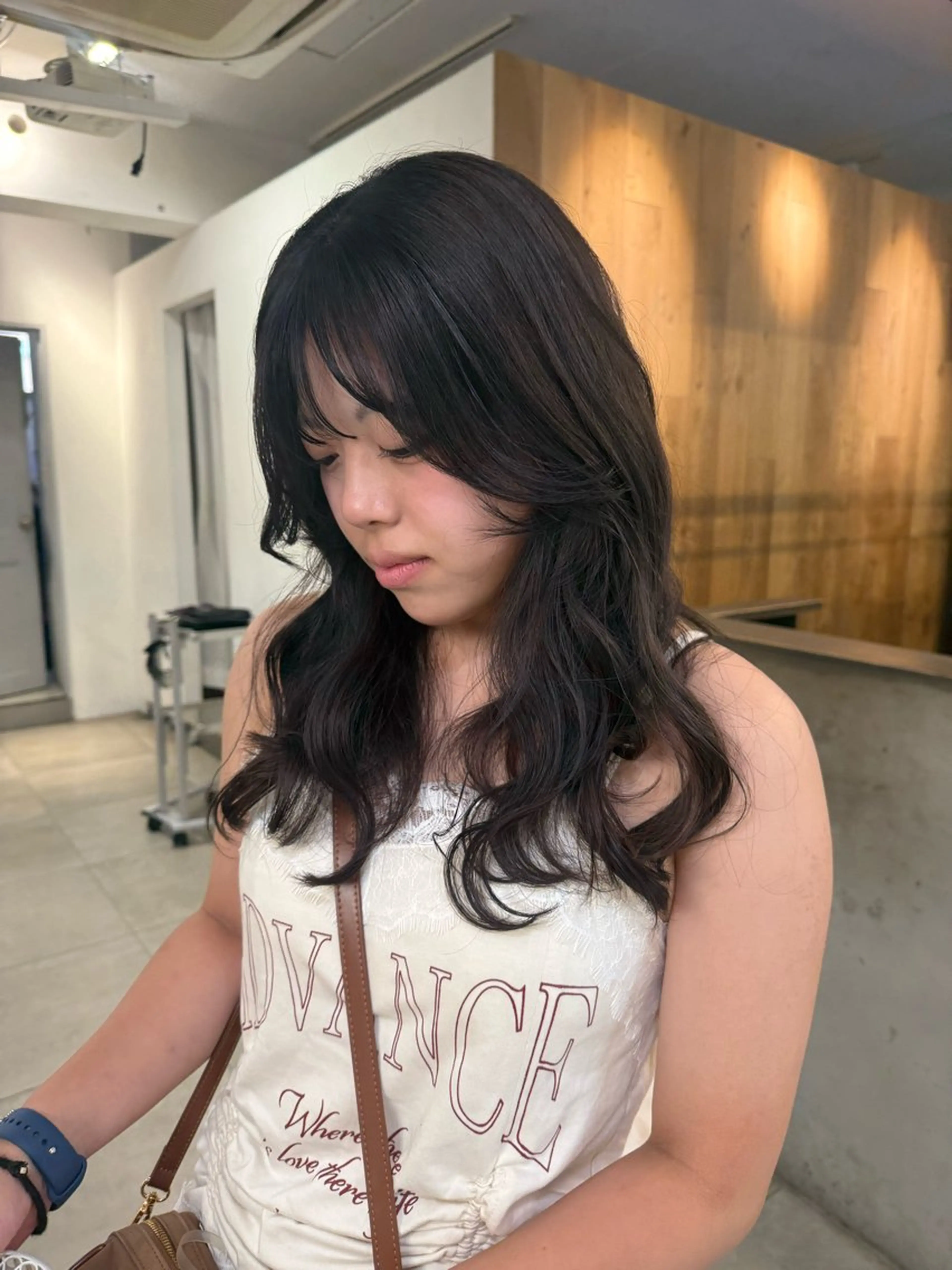 セミロング カラー ミルクティー× グレージュMOMOのヘアスタイル