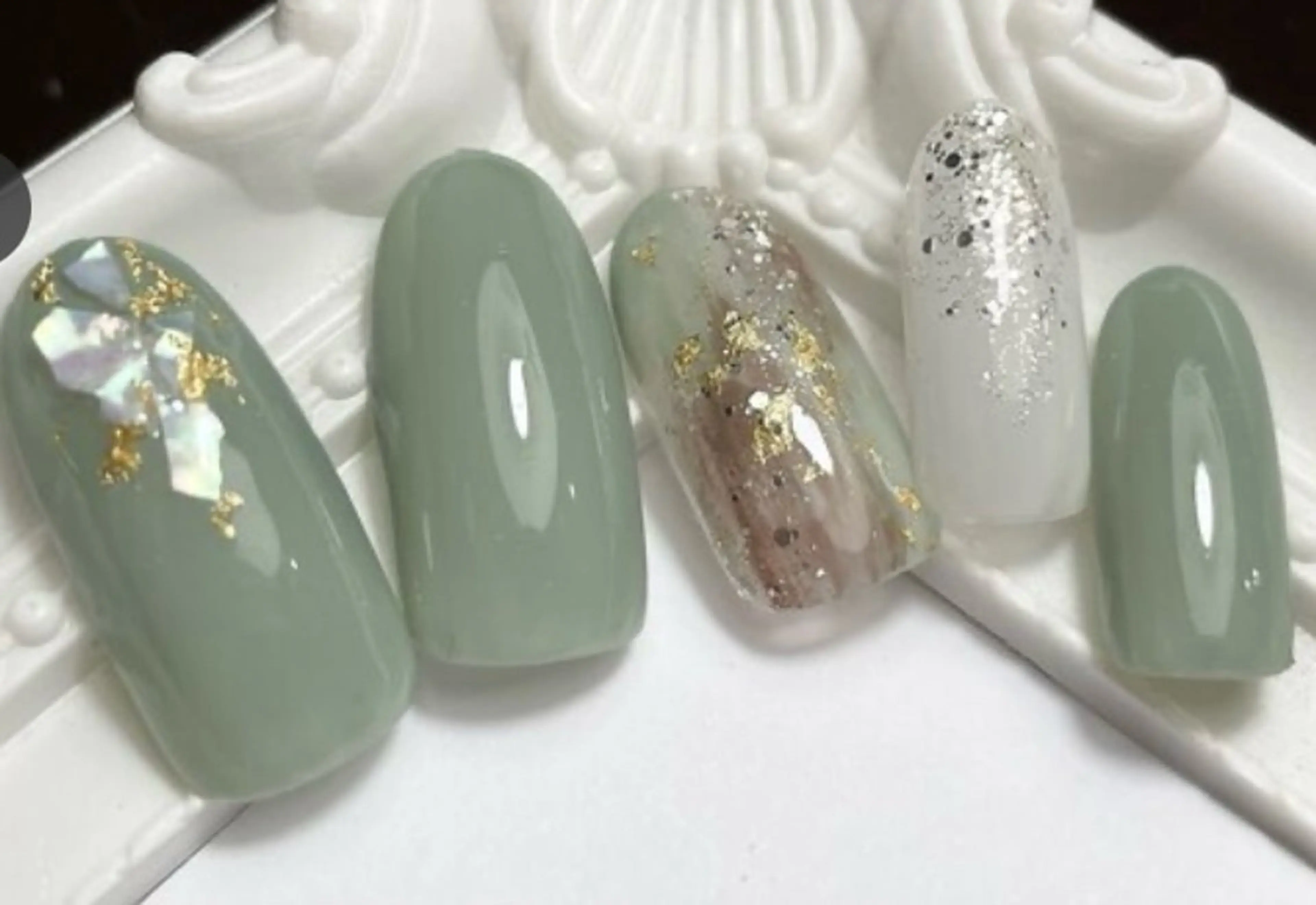 ネイル Nest 岩崎のネイルデザイン