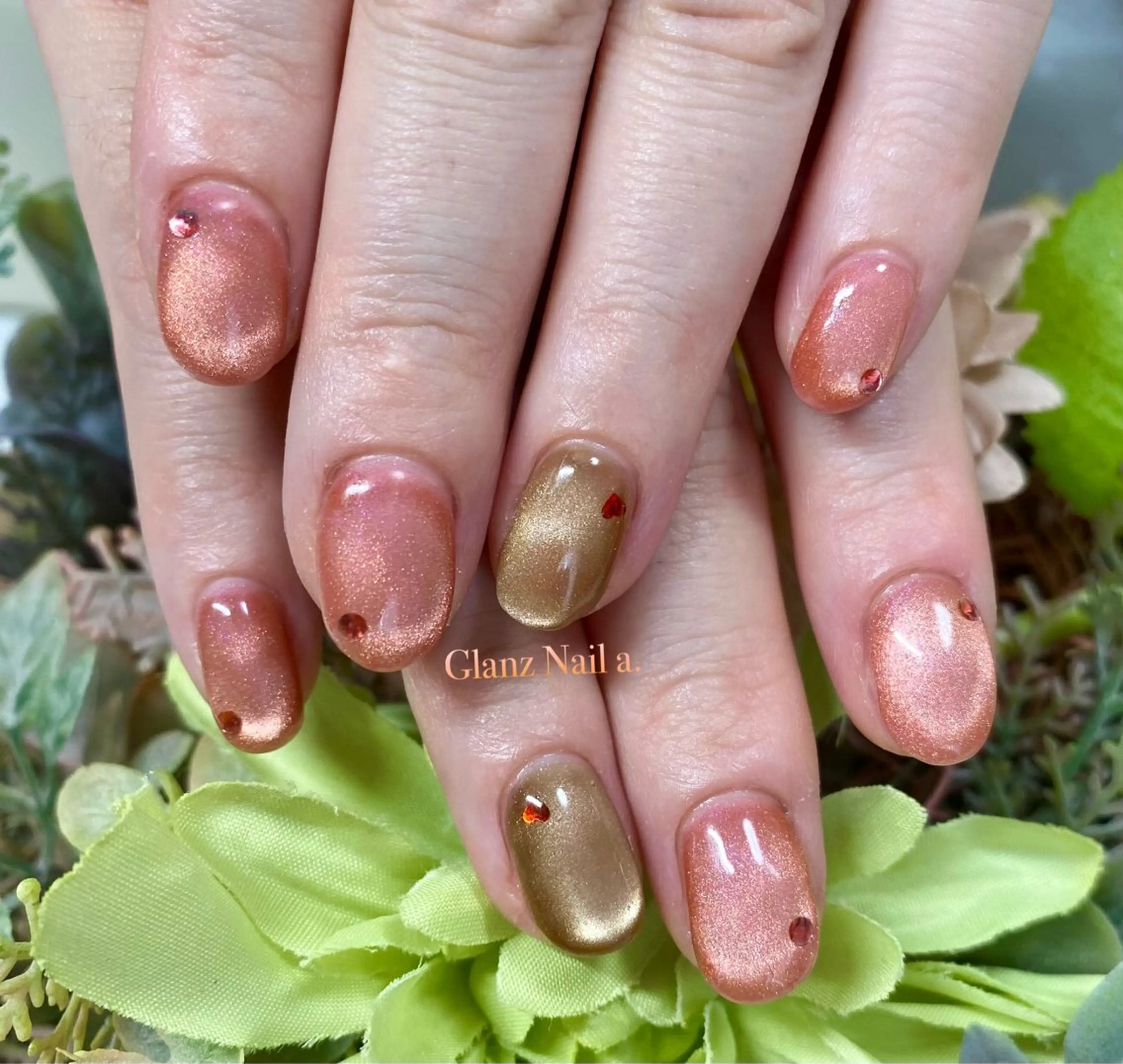 ネイル ハート ホログラムネイル ピンク ストーンネイル バレンタイン Glanz  Nail aのネイルデザイン