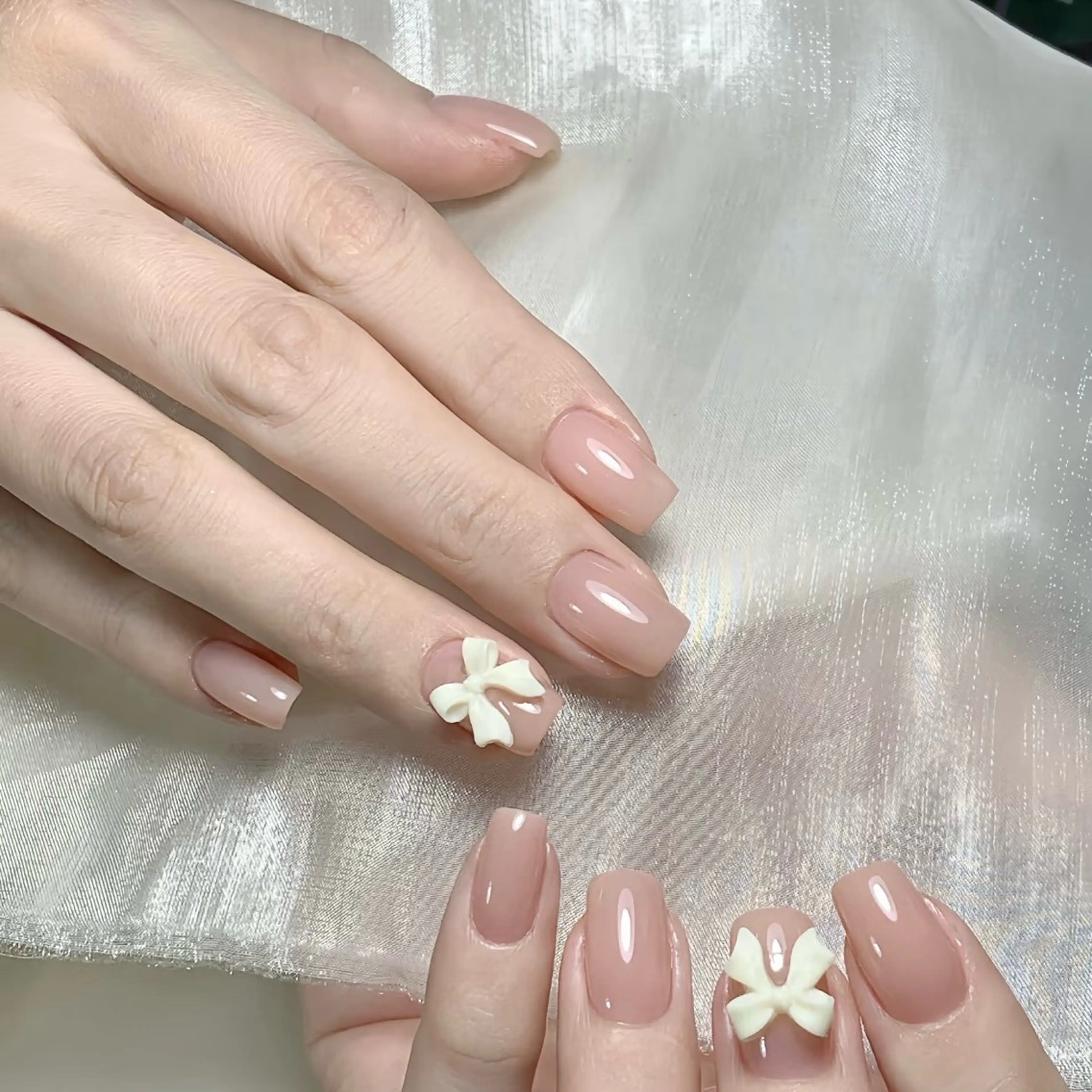自爪(オフケア込み）🌸🌸ワンカラーorラメグラデ＋ストーン埋め尽くし2本/パーツ2個の写真