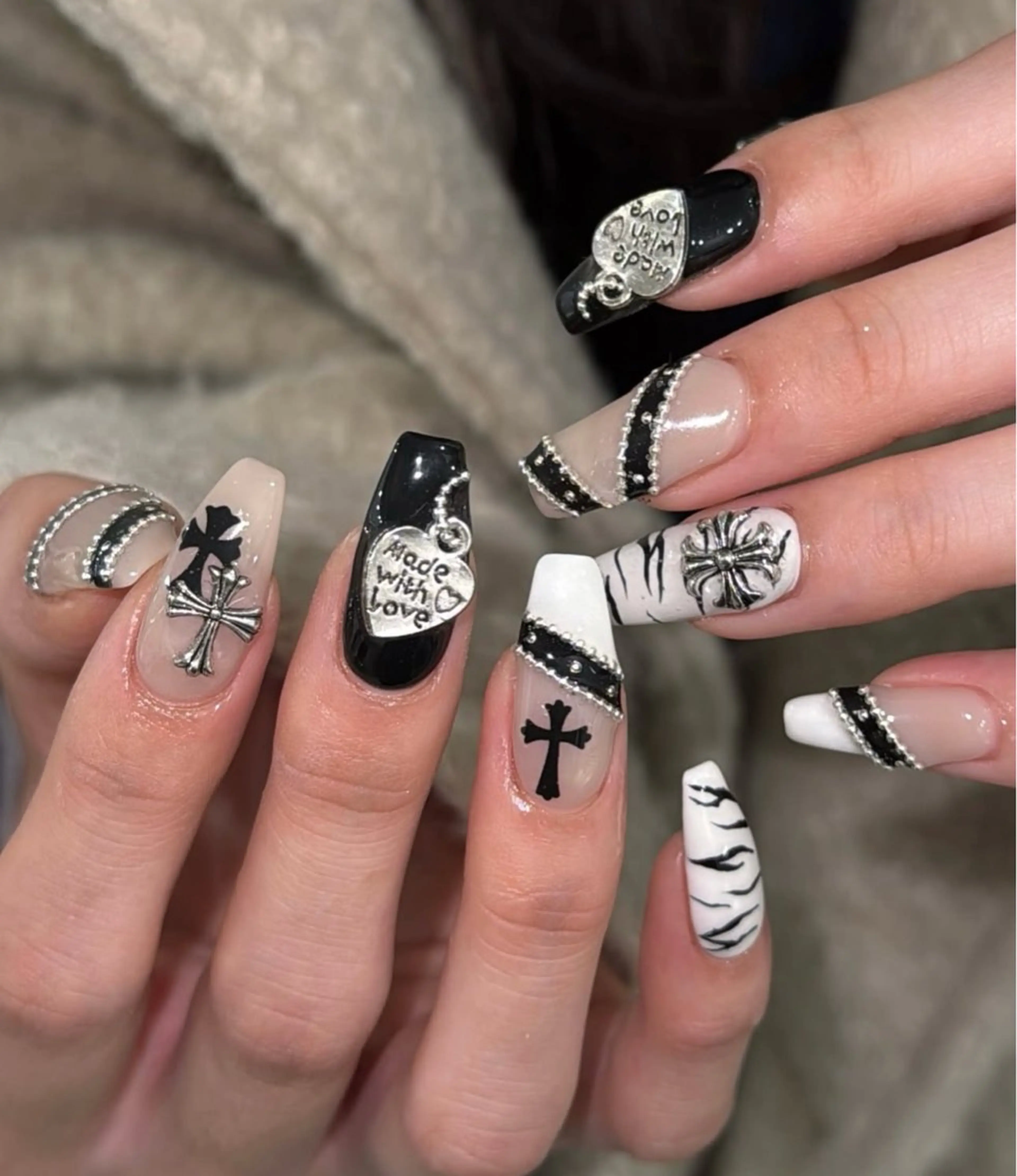 ネイル アートネイル フレンチネイル ジェルネイル ニュアンスネイル オフィスネイル ハンドネイル Nie Nail Shinokuboのネイルデザイン