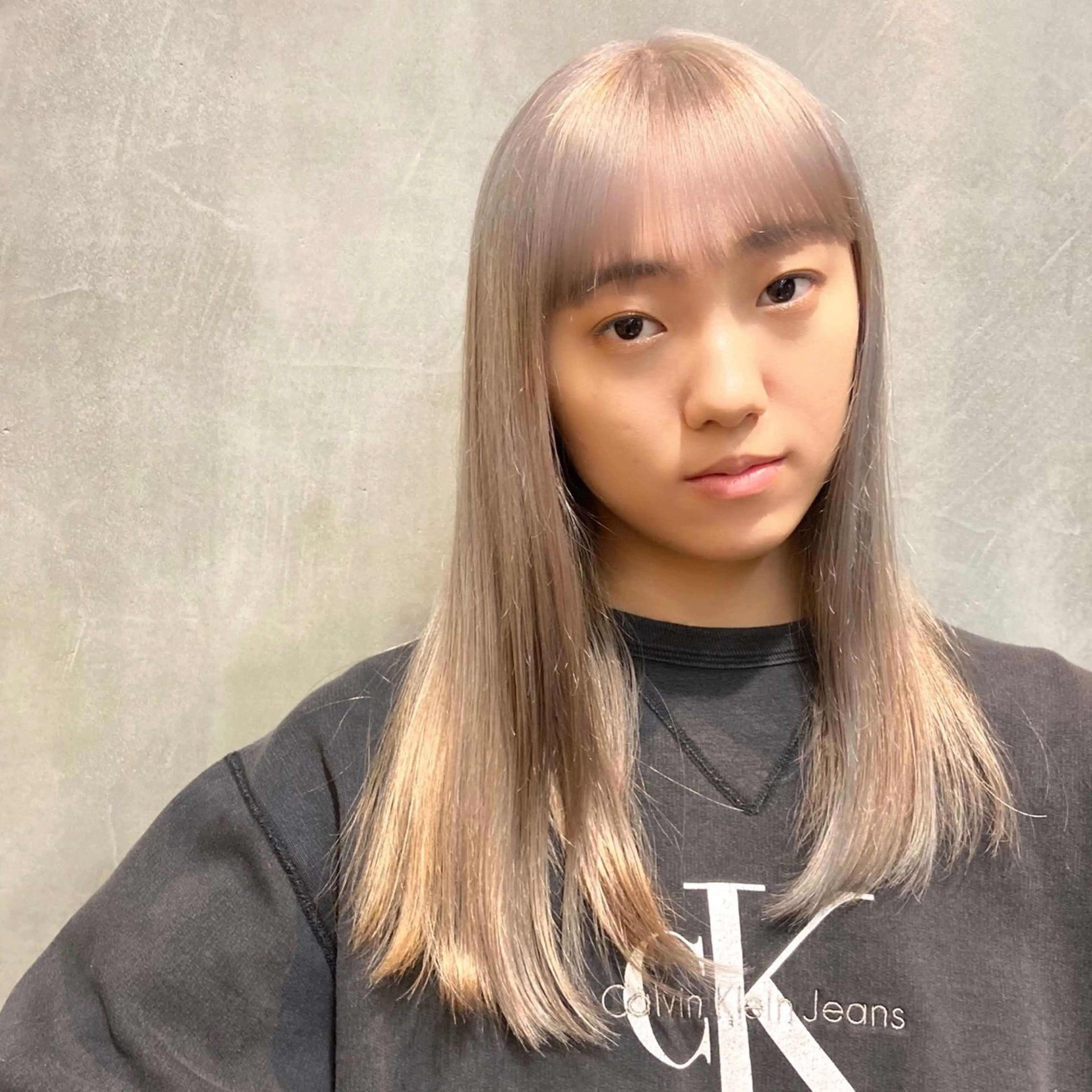 セミロング カラー ヘアカラー トリートメント écouter所属・ジェンダーレスカット ハイトーン/カイセイのヘアスタイル