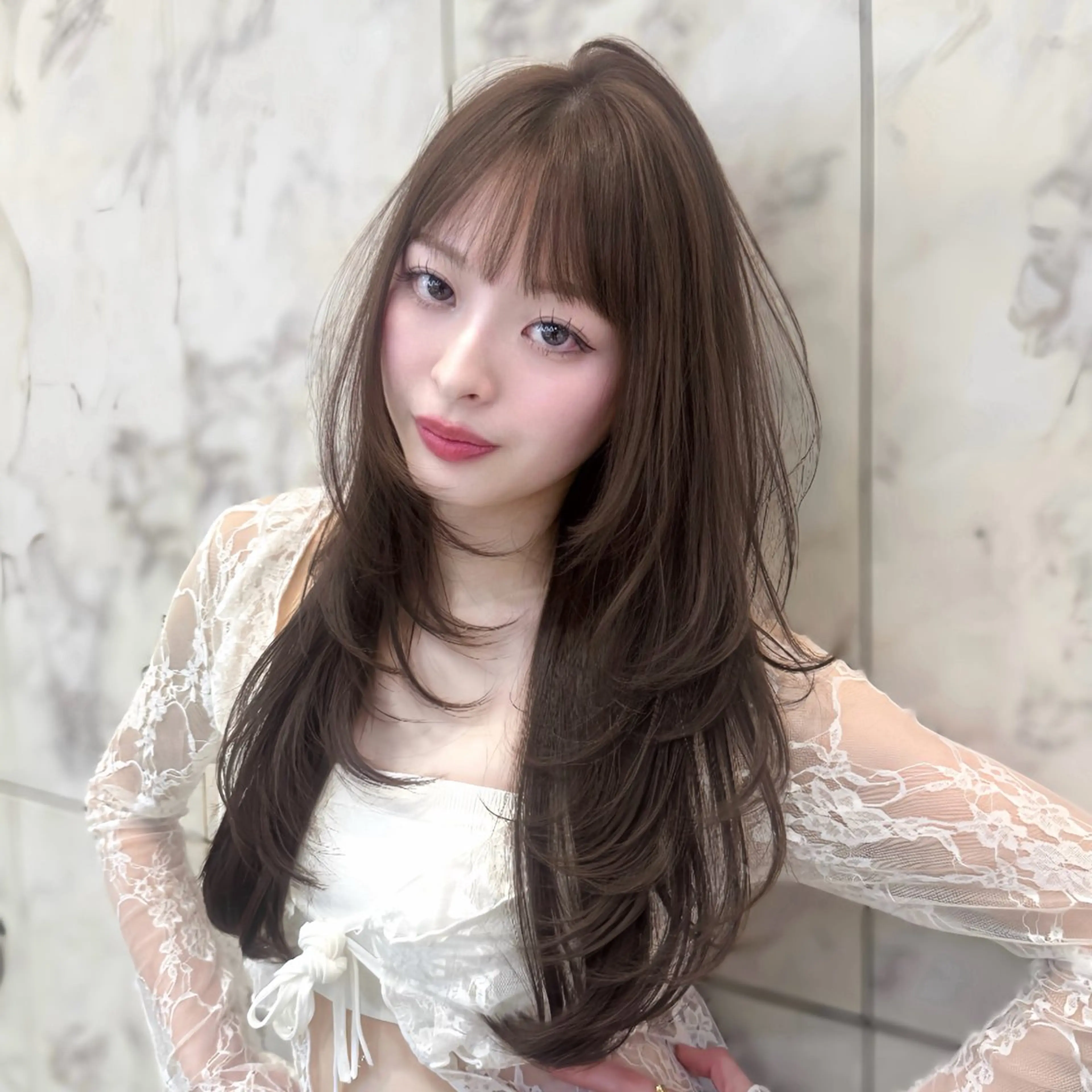 ロング カラー グレージュ モカグレージュ ハイレイヤー レイヤーカット カット ヘアカラー トリートメント ヘアセット 新宿/韓国レイヤー 髪質改善カラー/角所のヘアスタイル