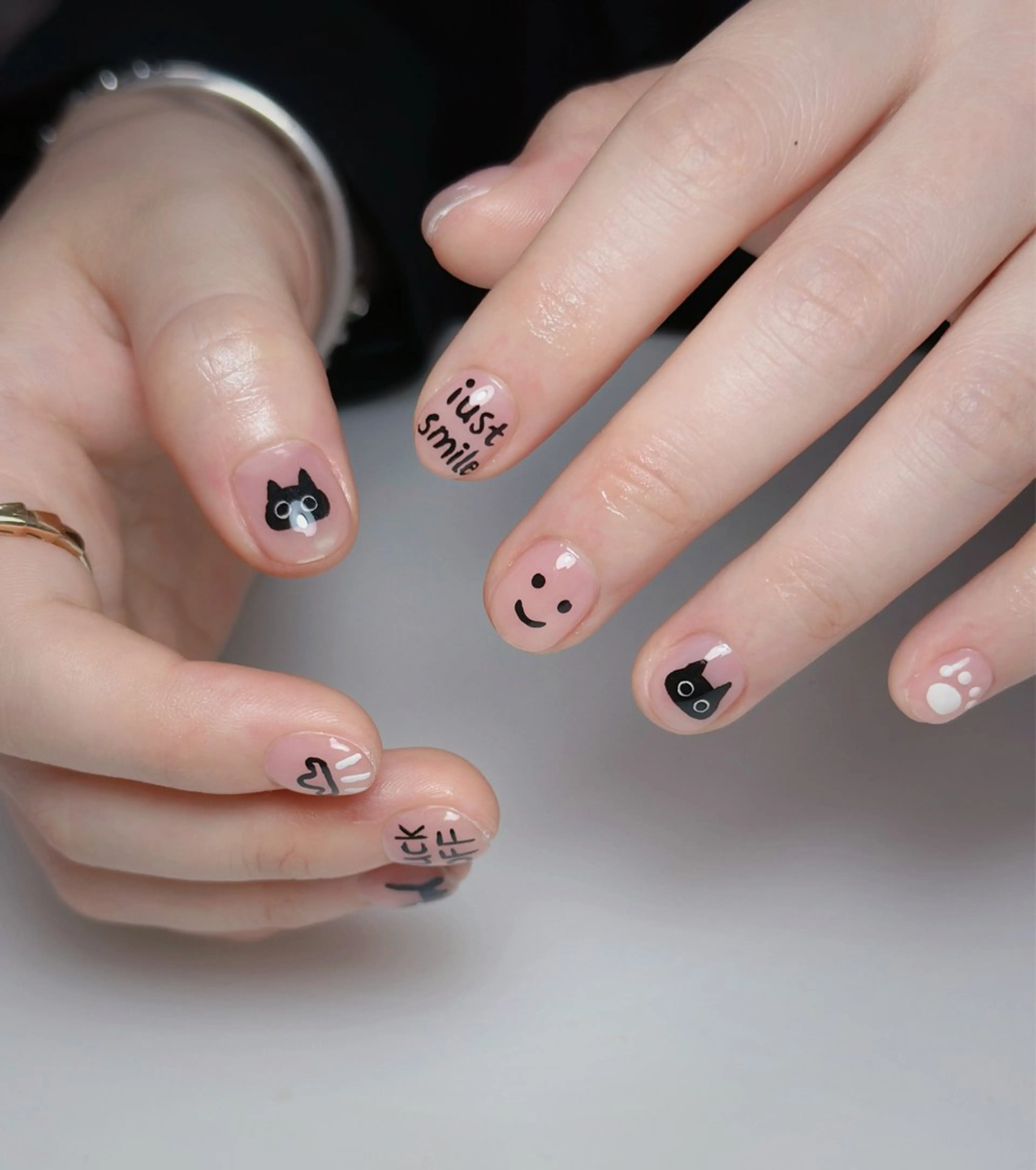 ネイル オーロラネイル 長さ出し フットネイル 韓国ネイル ラメ(グリッター) ハンドネイル 👍thumbs up nail👍のネイルデザイン