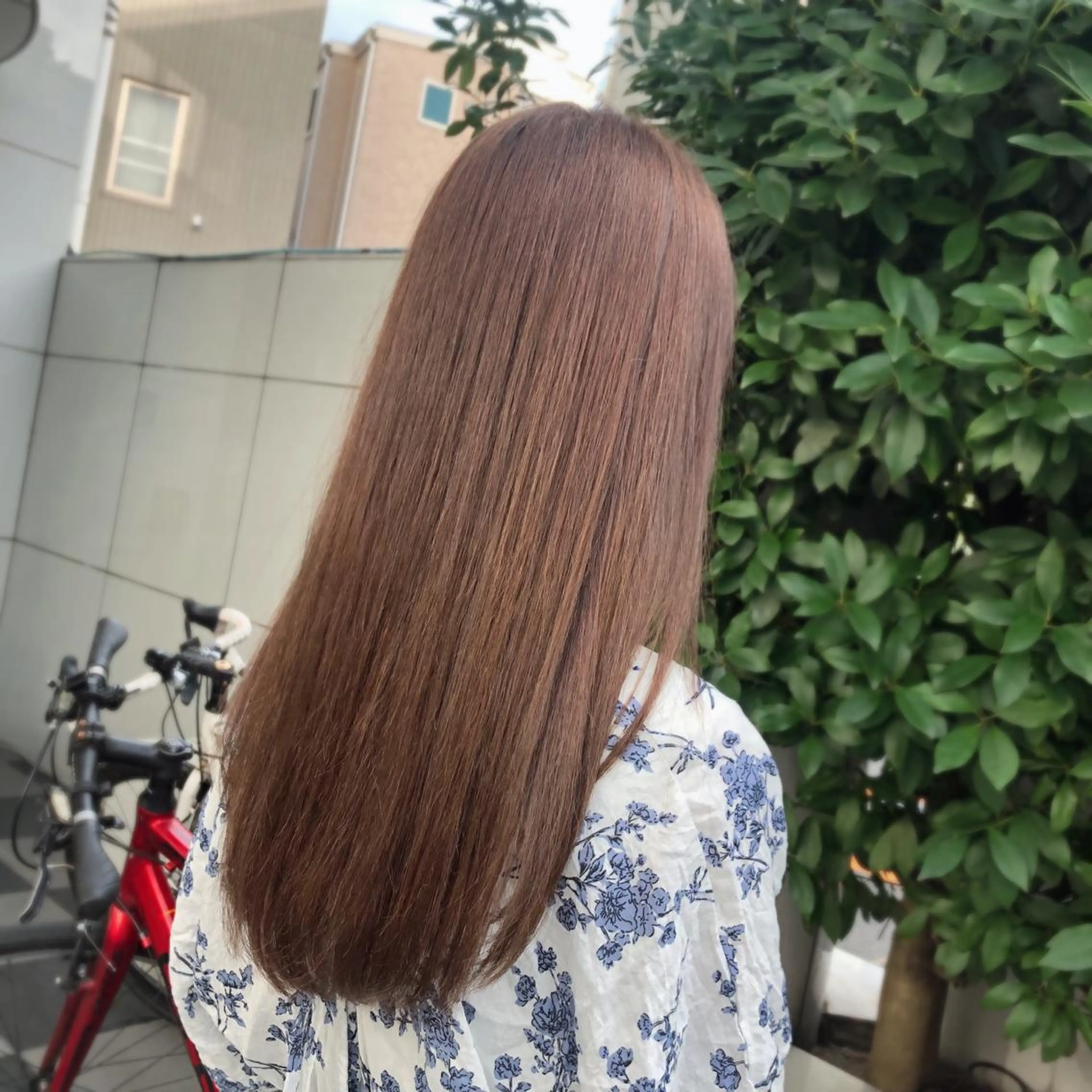 セミロング カラー ヘアカラー トリートメント 山崎 絵莉香のヘアスタイル