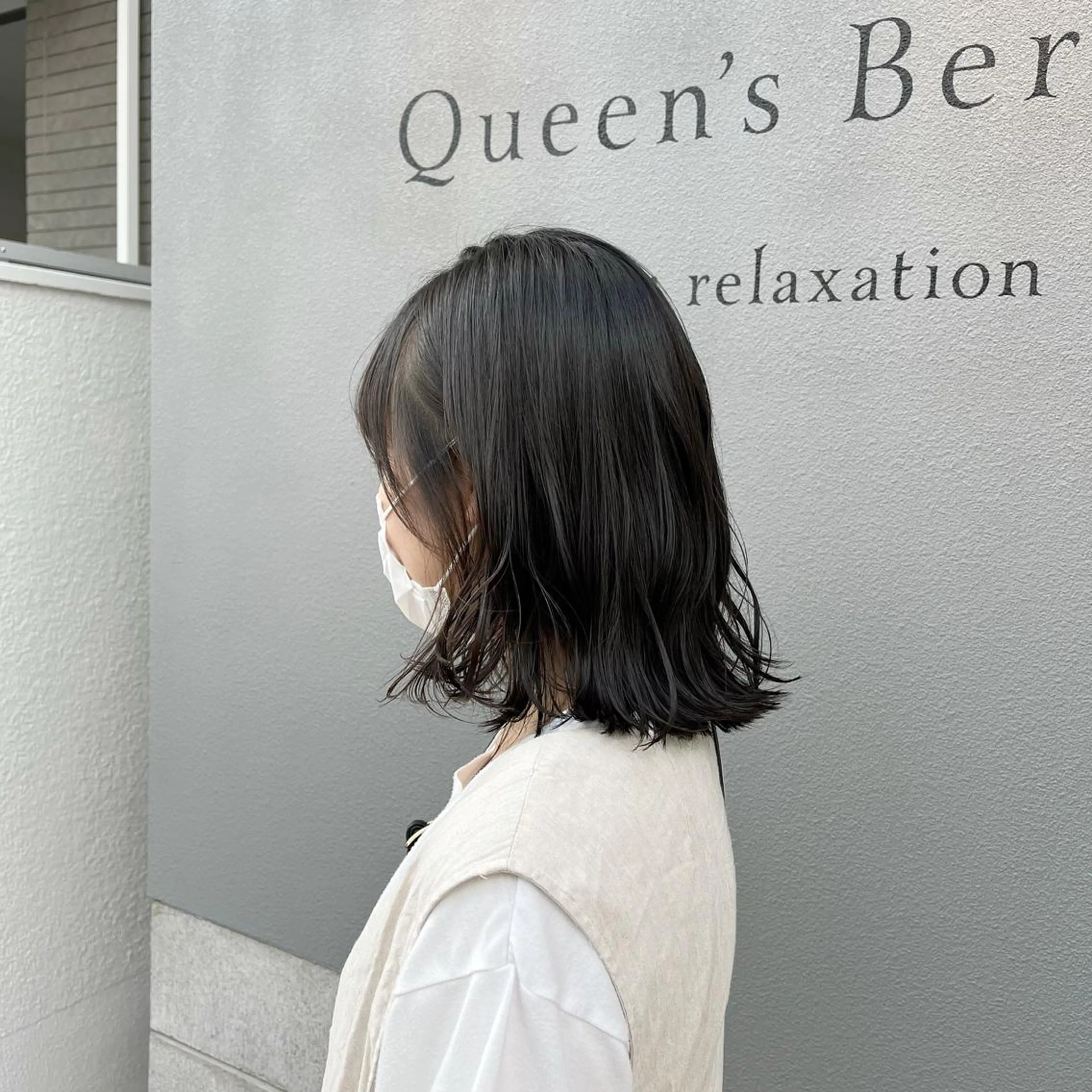 ミディアム 西垣 佳苗のヘアスタイル