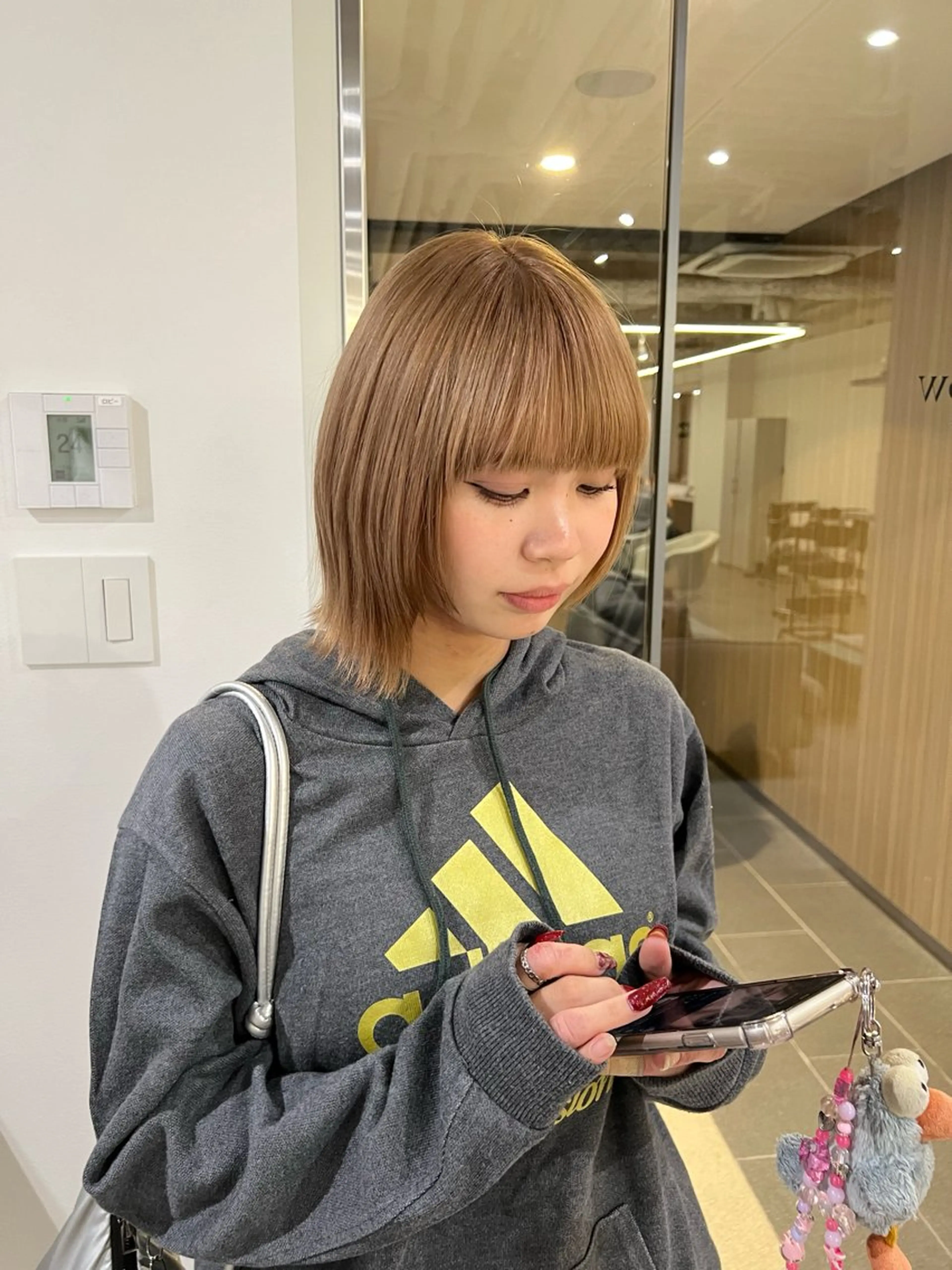 ミディアム カラー ベージュカラー ブリーチ ハイトーンカラー ハイトーンベージュ トリートメント knowhow京都所属・三宅 昌太のヘアスタイル