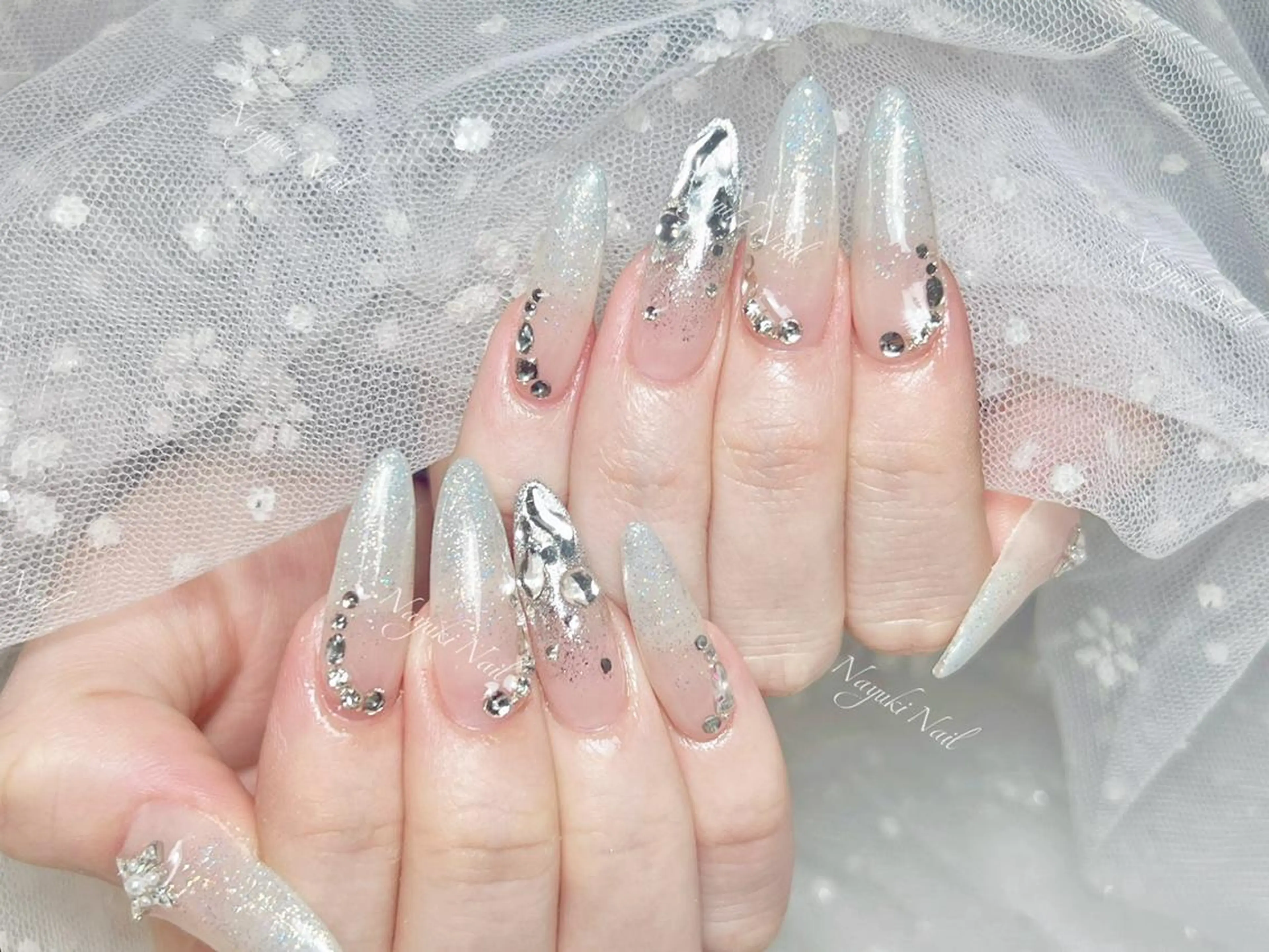 ネイル 🦋 Queenieのネイルデザイン