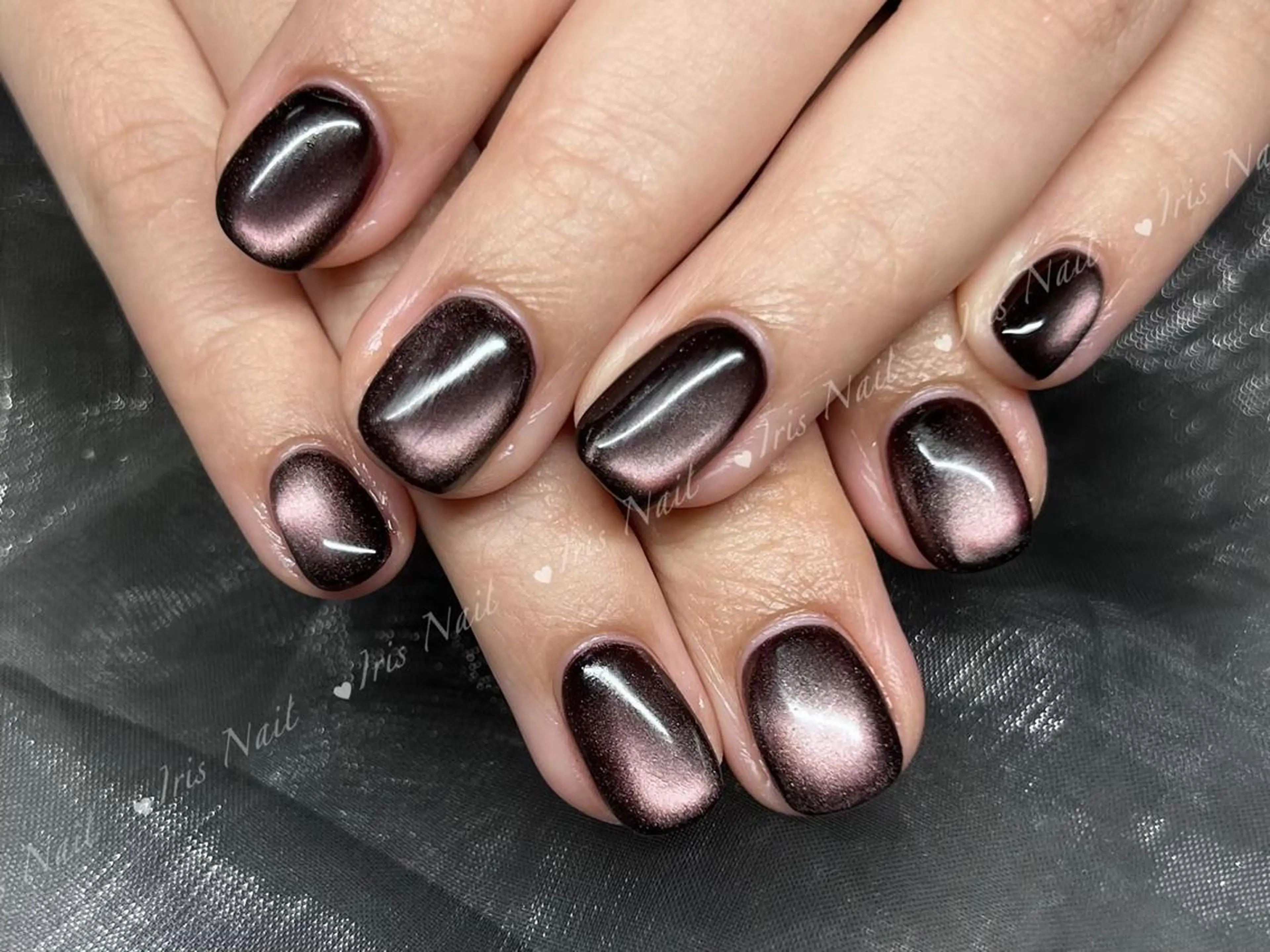 ネイル マグネットネイル 赤色 ハンドネイル ハンドケア OoAmi_ Nailのネイルデザイン