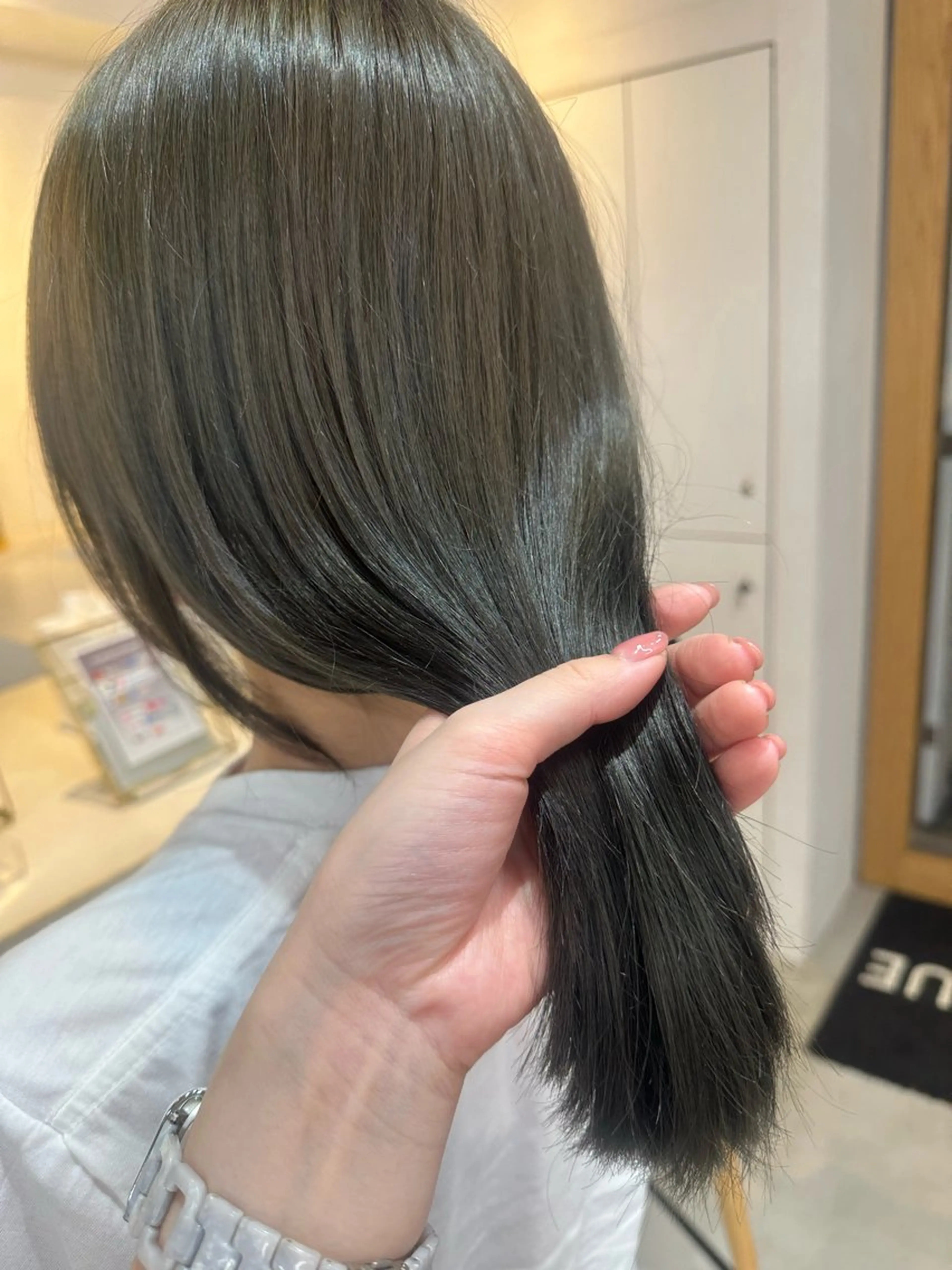 ミディアム カラー ブリーチ ブリーチなしカラー ヘアカラー トリートメント miku/艶髪/ ハイトーン/オリーブのヘアスタイル
