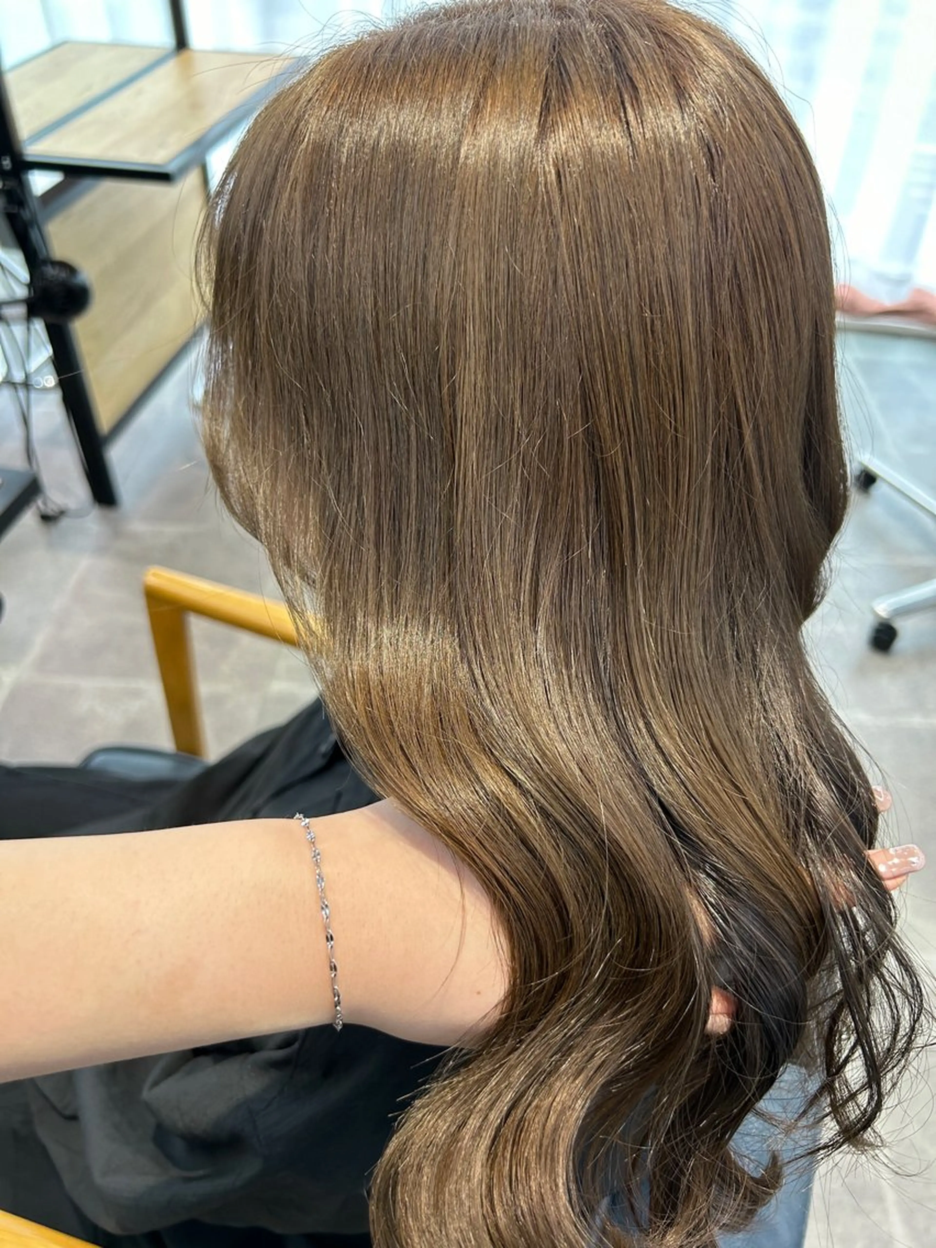 ロング カラー ヘアカラー トリートメント newi梅田🫧韓国 ヘア🫧sakiのヘアスタイル