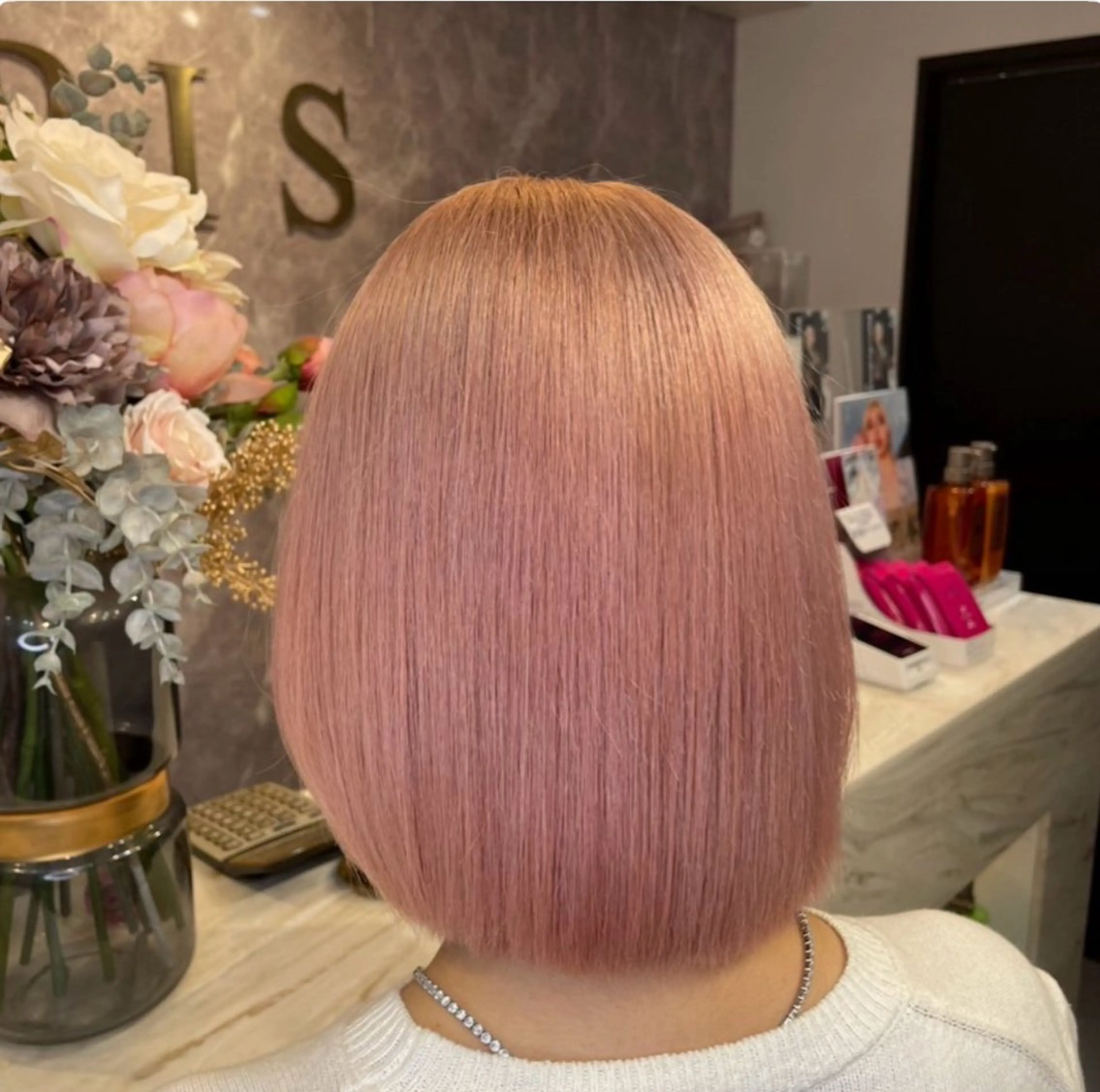 ミディアム カラー シールエクステ ベージュカラー ブリーチ ケアブリーチ 透明感カラー ヘアカラー ハイトーン/髪質改善 🌼KASUGA🎀のヘアスタイル