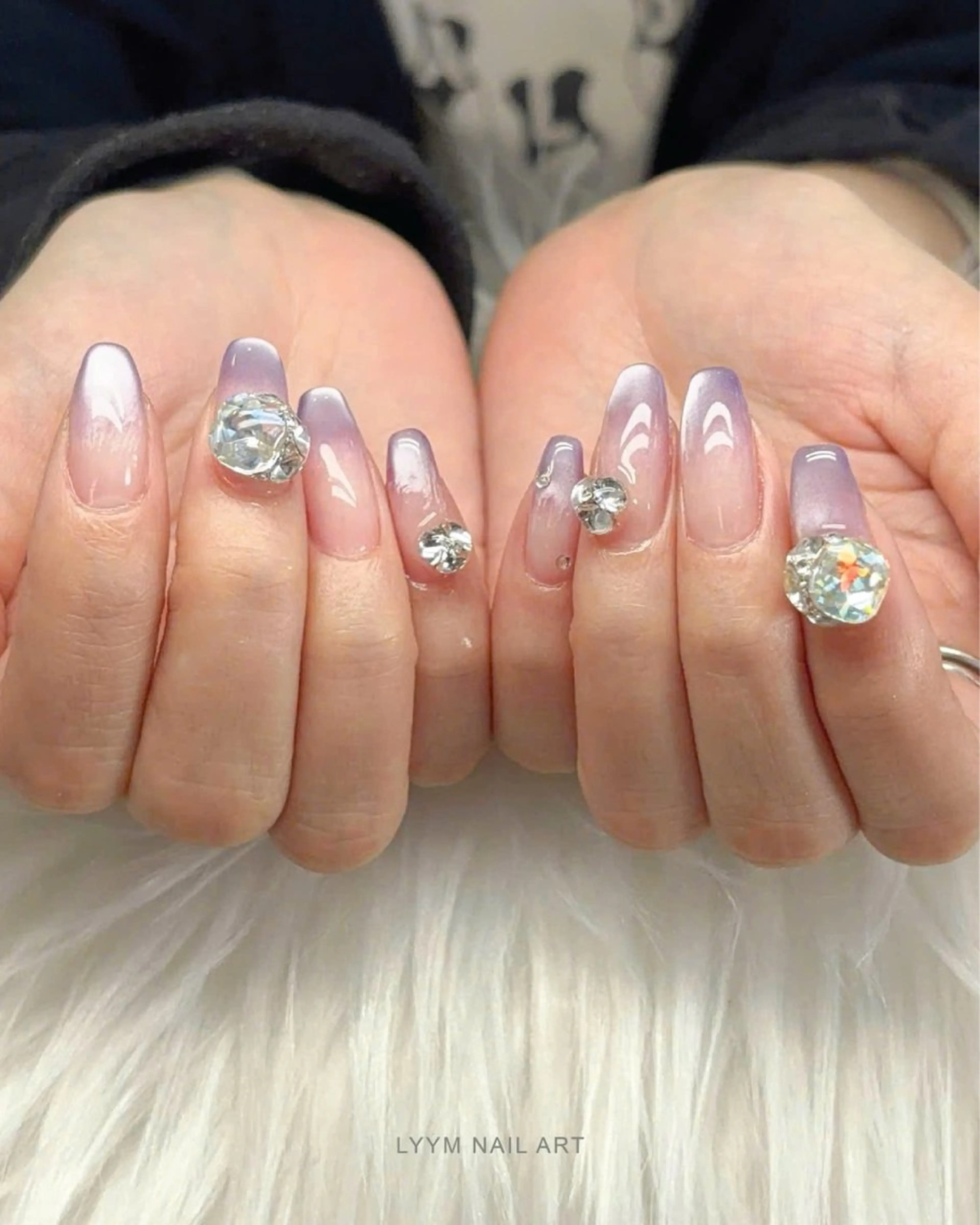 ネイル キラキラネイル 韓国ネイル ストーンネイル ネイルチップ ハンドネイル LYYM Nail Salonのネイルデザイン