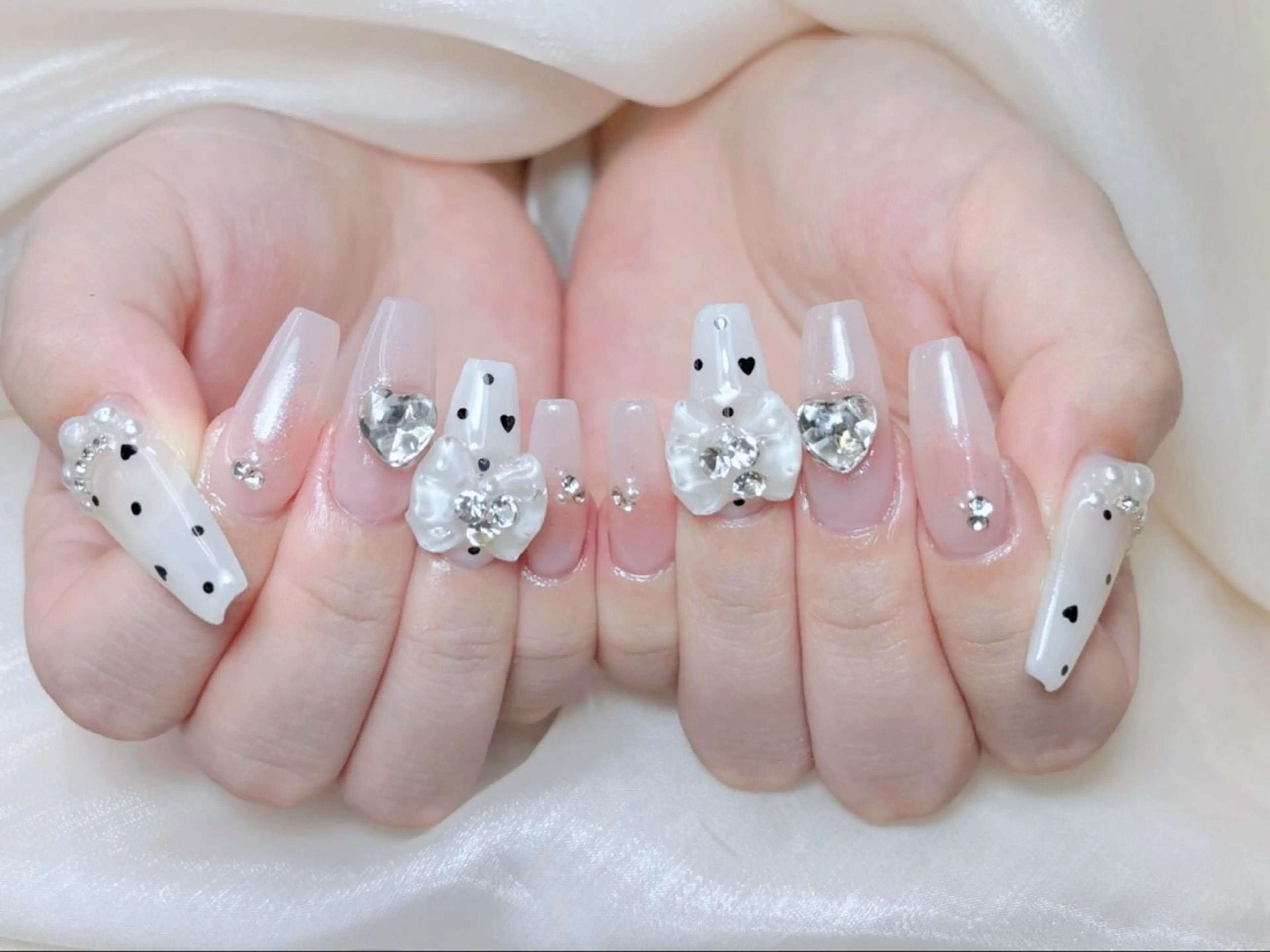 ネイル アートネイル フットネイル フレンチネイル ジェルネイル ガラスフレンチ ハンドネイル Mimo beau ty   salonのネイルデザイン
