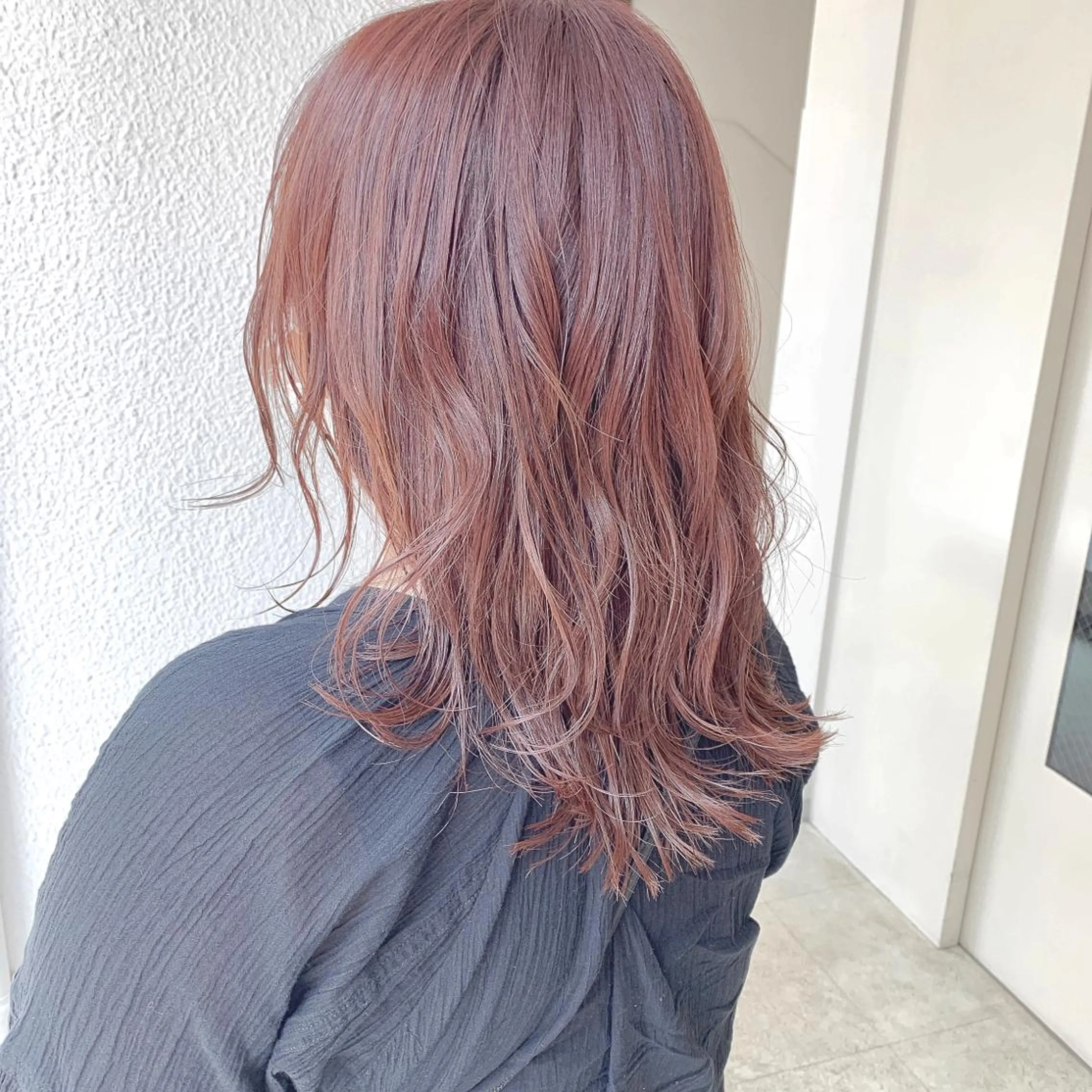 セミロング カラー 小泉 葵のヘアスタイル