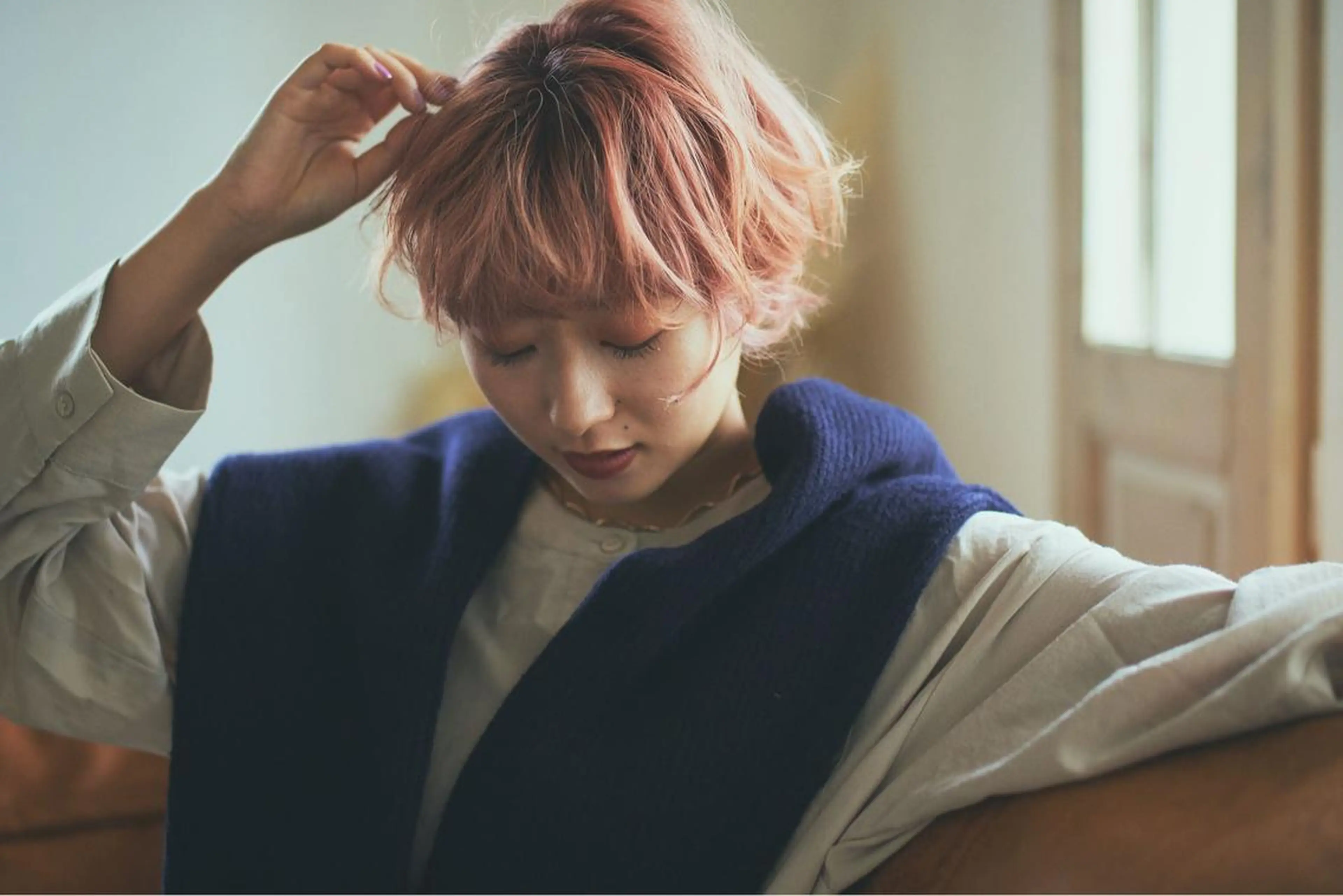 カット プレイングカラー🤍 細めハイライトのヘアスタイル