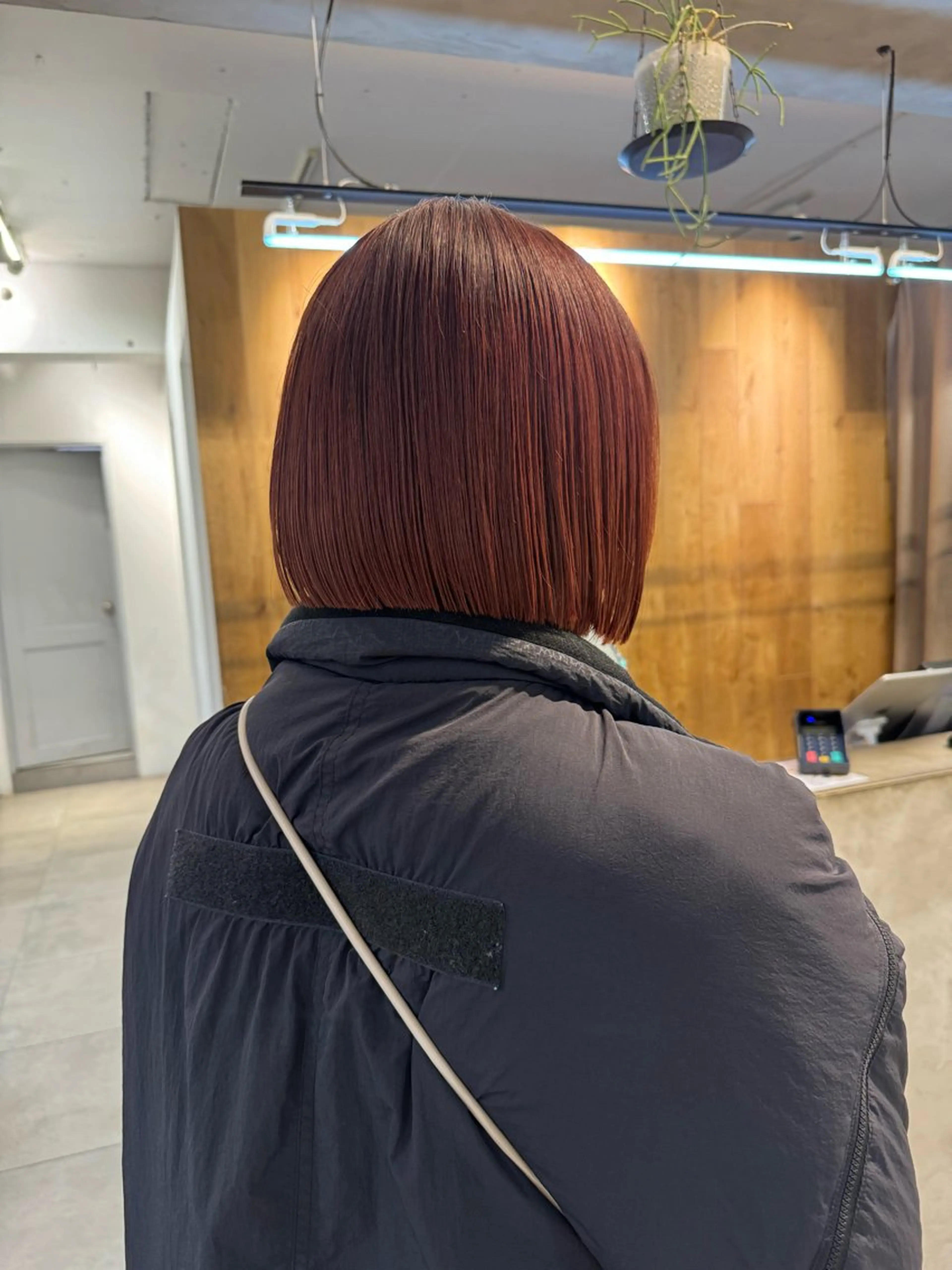 ショート カラー ブリーチ カシス ブリーチなしカラー レッドカラー ヘアカラー Lomalia 🤍🫧/makoのヘアスタイル