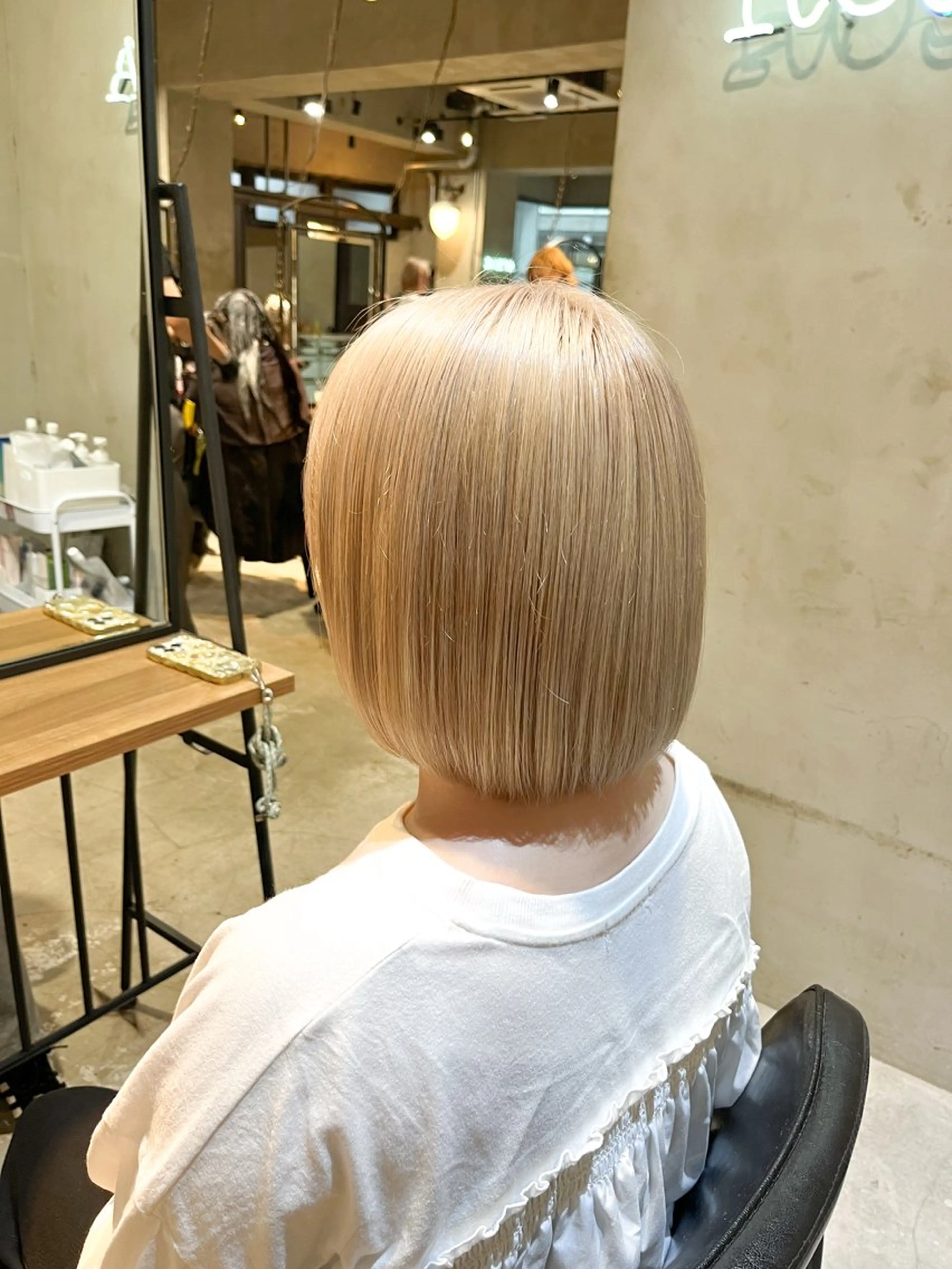 ミディアム カラー ベージュカラー ブリーチ ブロンド ケアブリーチ ダブルカラー カット ヘアカラー トリートメント ヘアセット 似合わせハイトーン 🍯ayumi🍯のヘアスタイル