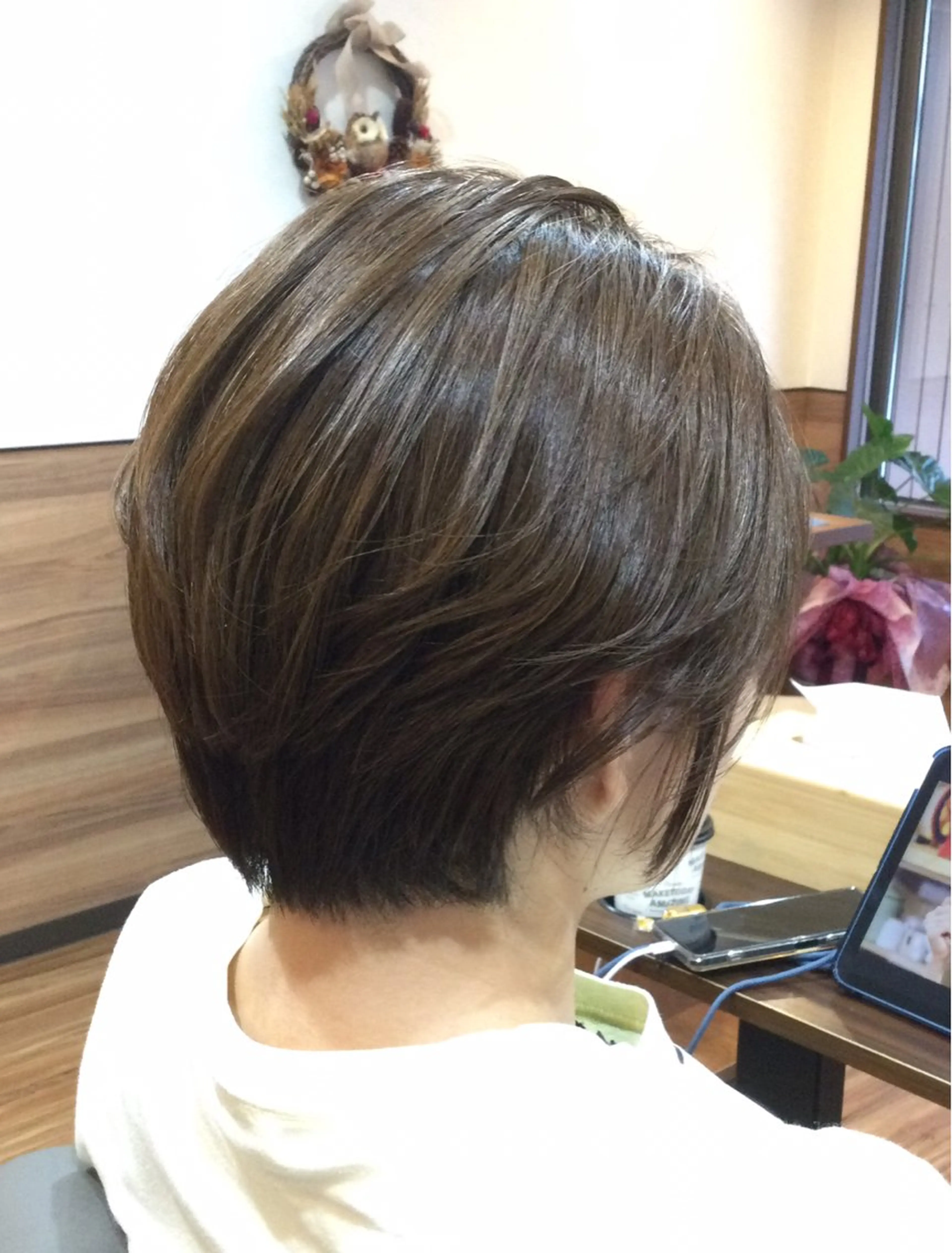 ショート カラー グレージュ ショートヘア Annon プライベートサロンのヘアスタイル