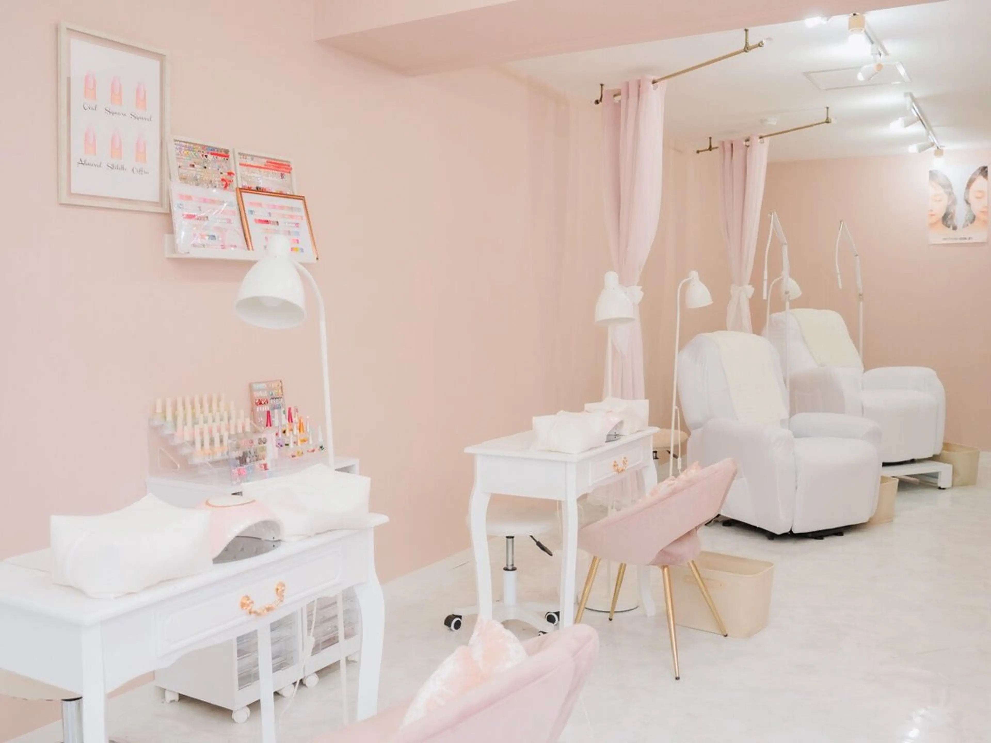 ネイル Re.LABO 岩倉店所属・MIKA 🌴のネイルデザイン