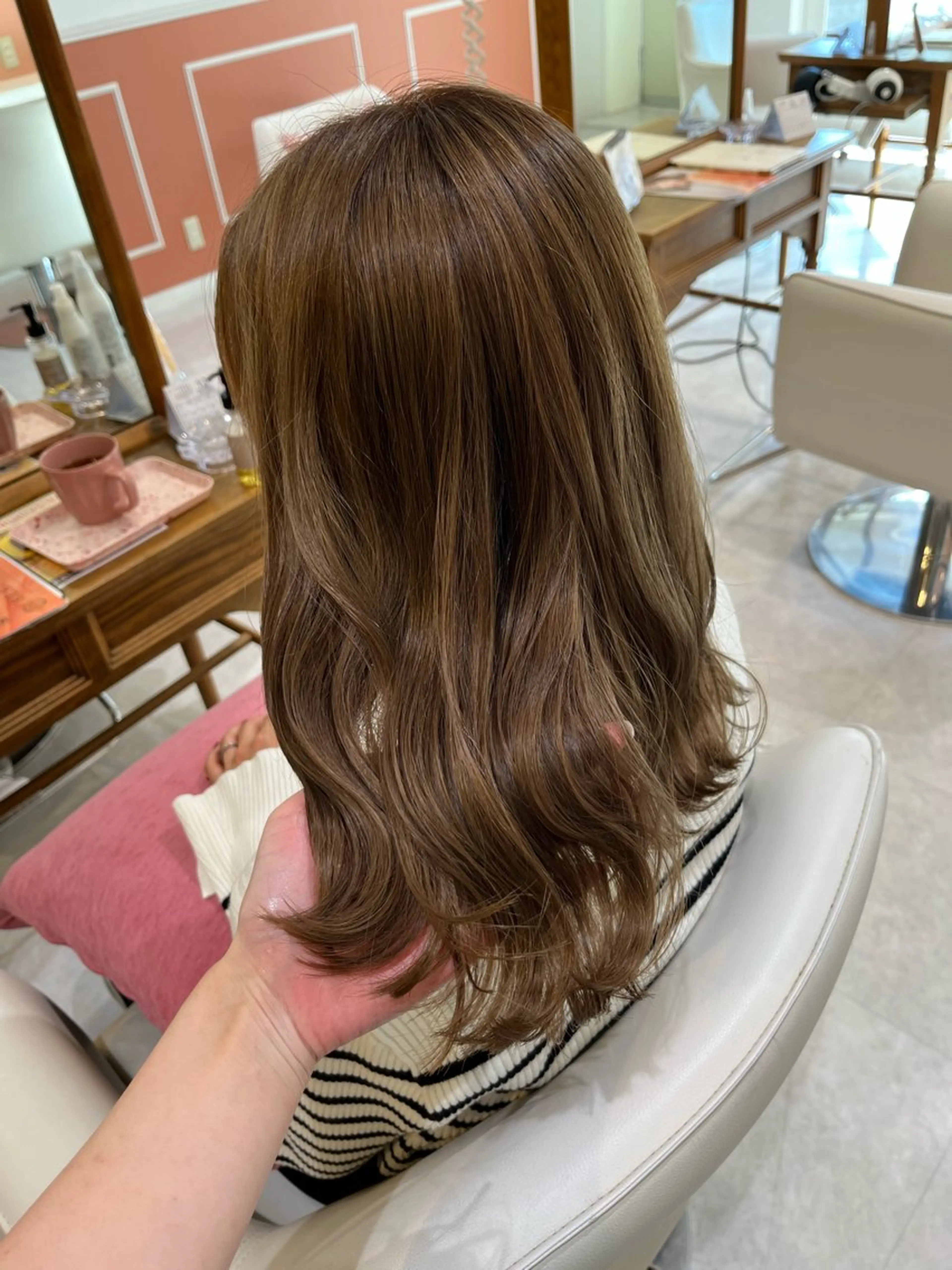 ミディアム ヘアカラー 梛木 唯のヘアスタイル