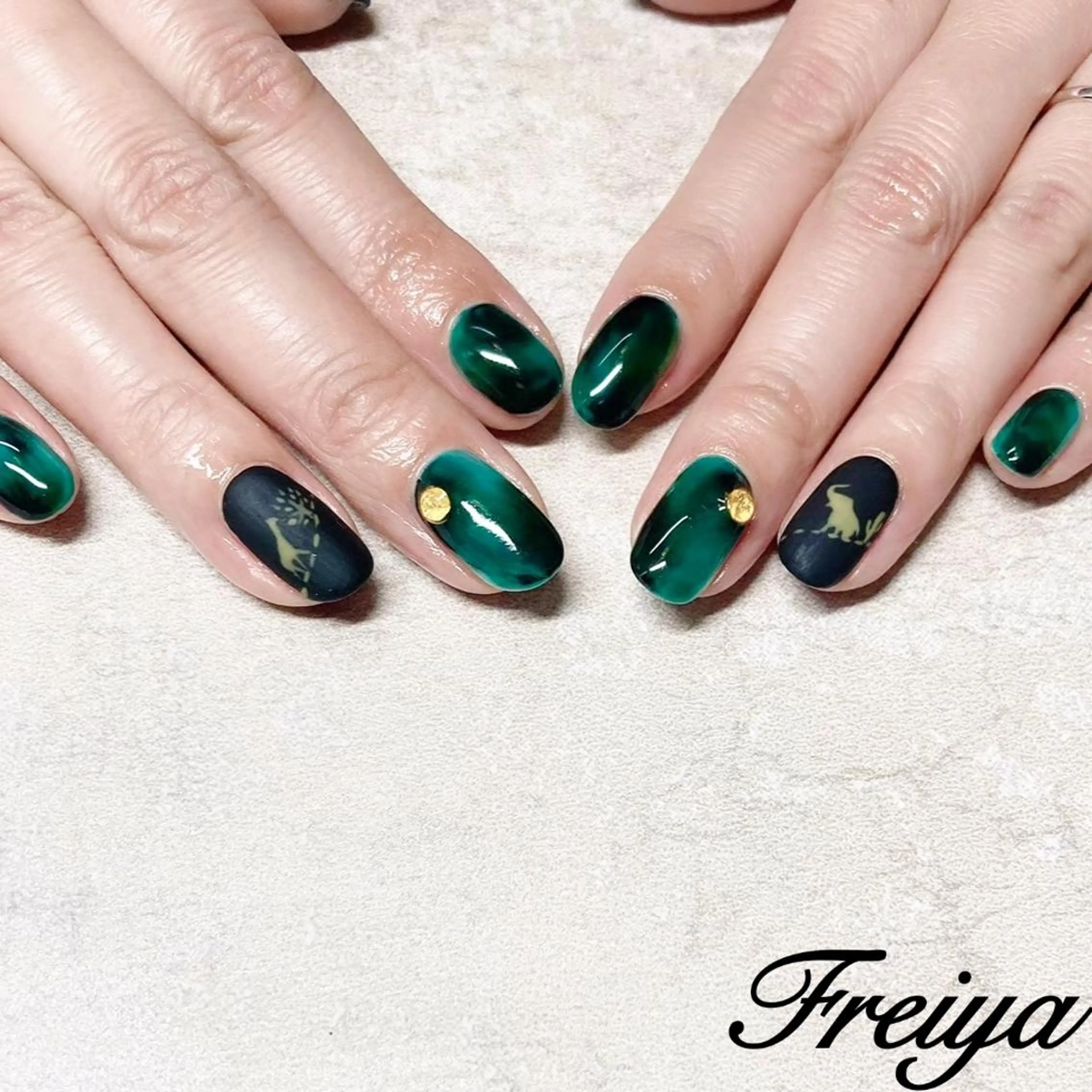 ネイル FREIYA所属・FREIYA マツエク、ネイルの眉毛・アイブロウイメージ