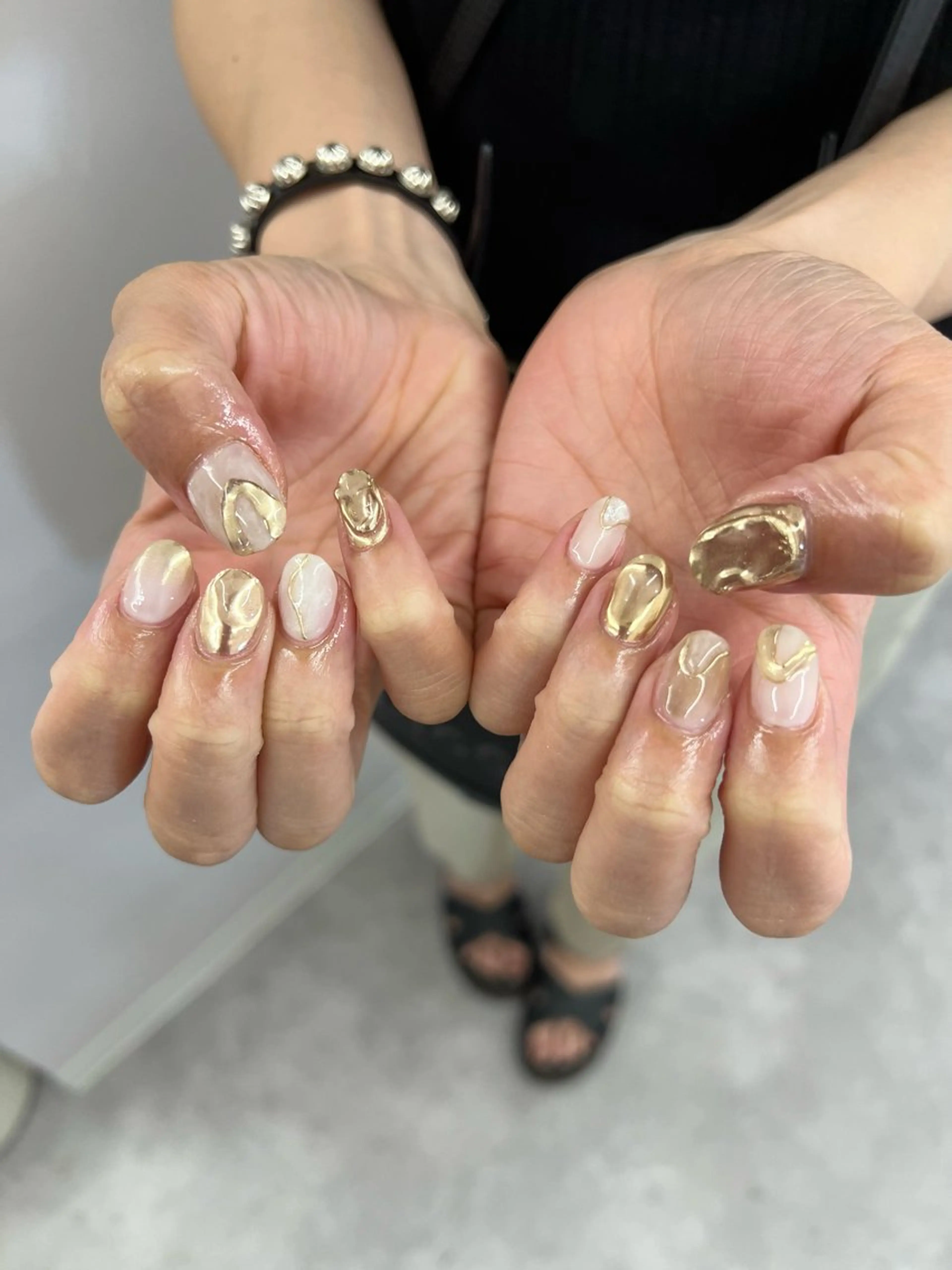 ネイル オーロラネイル ジェルネイル ゴールド ミラーネイル ニュアンスネイル Bana_ Nailのネイルデザイン